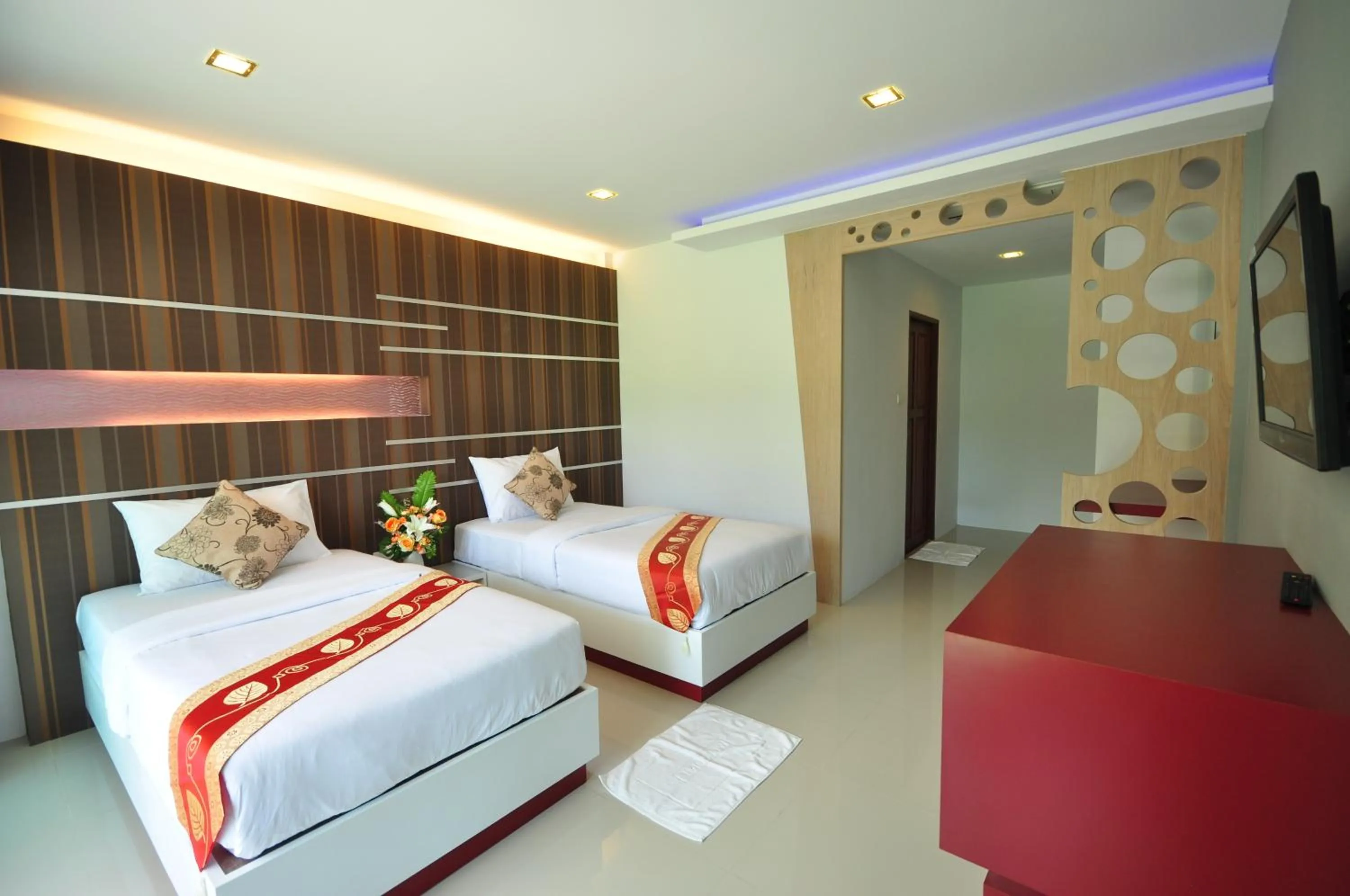 Bed in Phi Phi Rimlay Resort