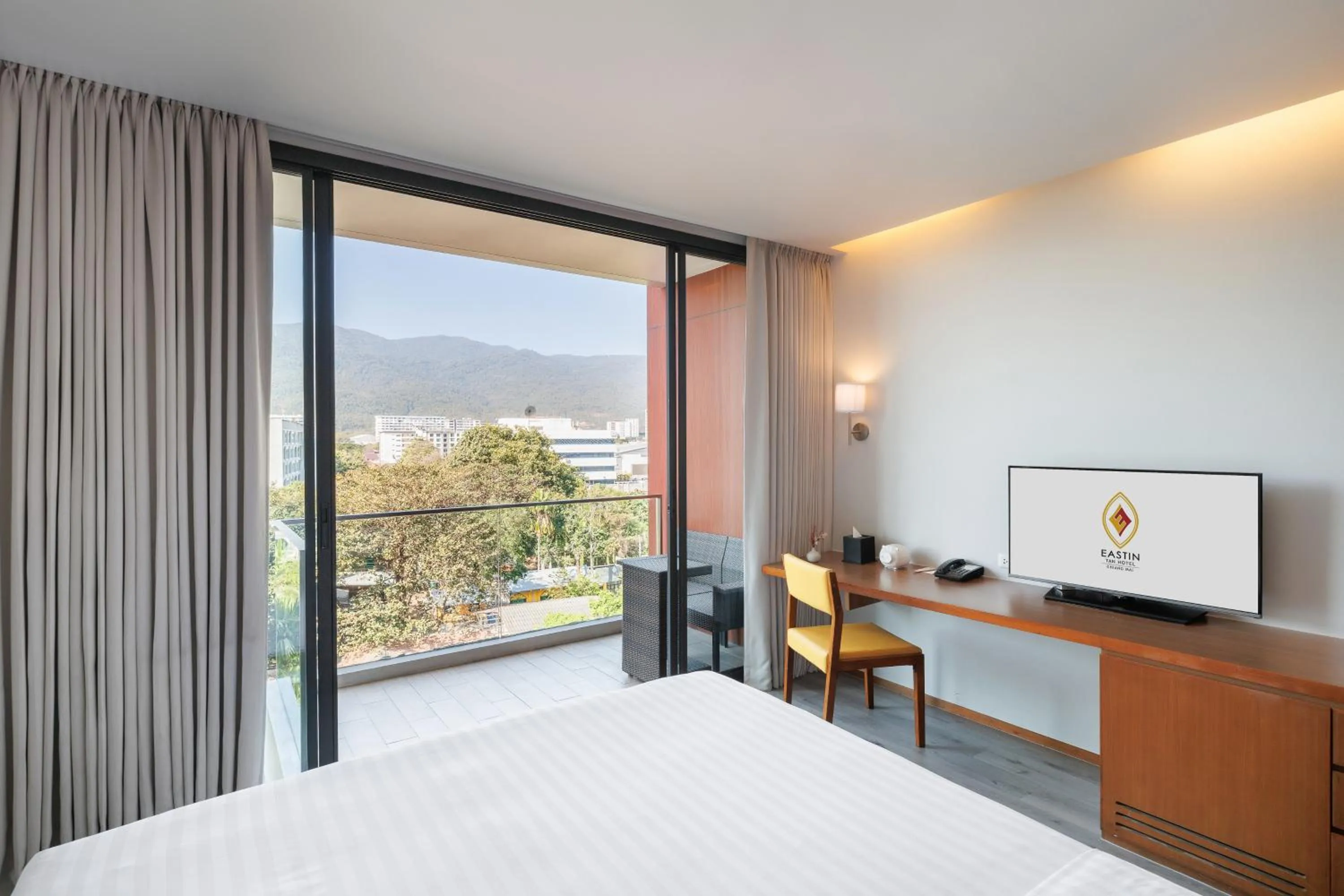 View (from property/room), Bed in Eastin Tan Hotel Chiang Mai