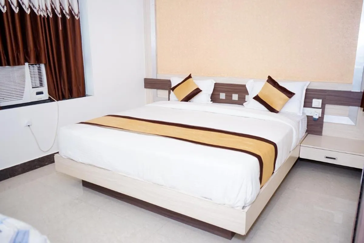 Photo of the whole room in Hotel Gopal