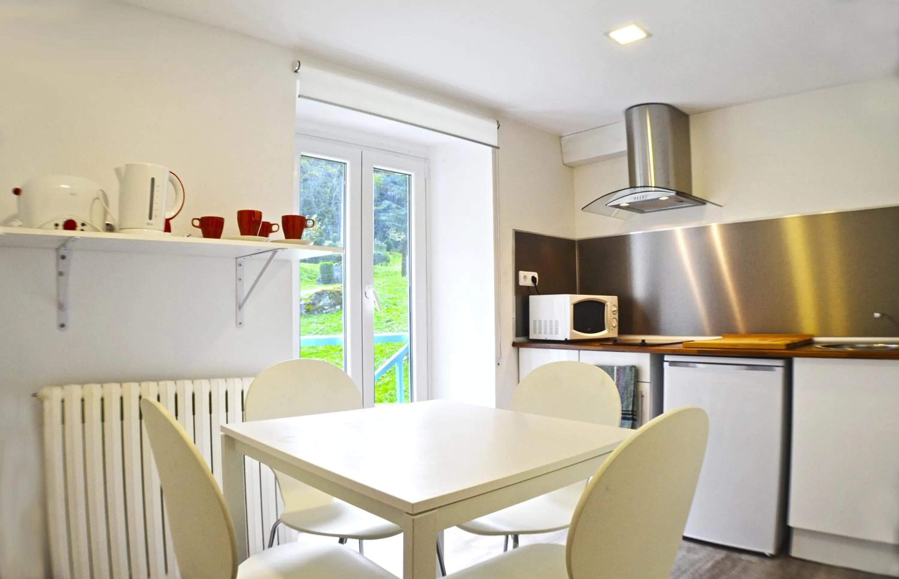Dining area in Maison La Douane - Comprends nettoyage professionnel et le linge