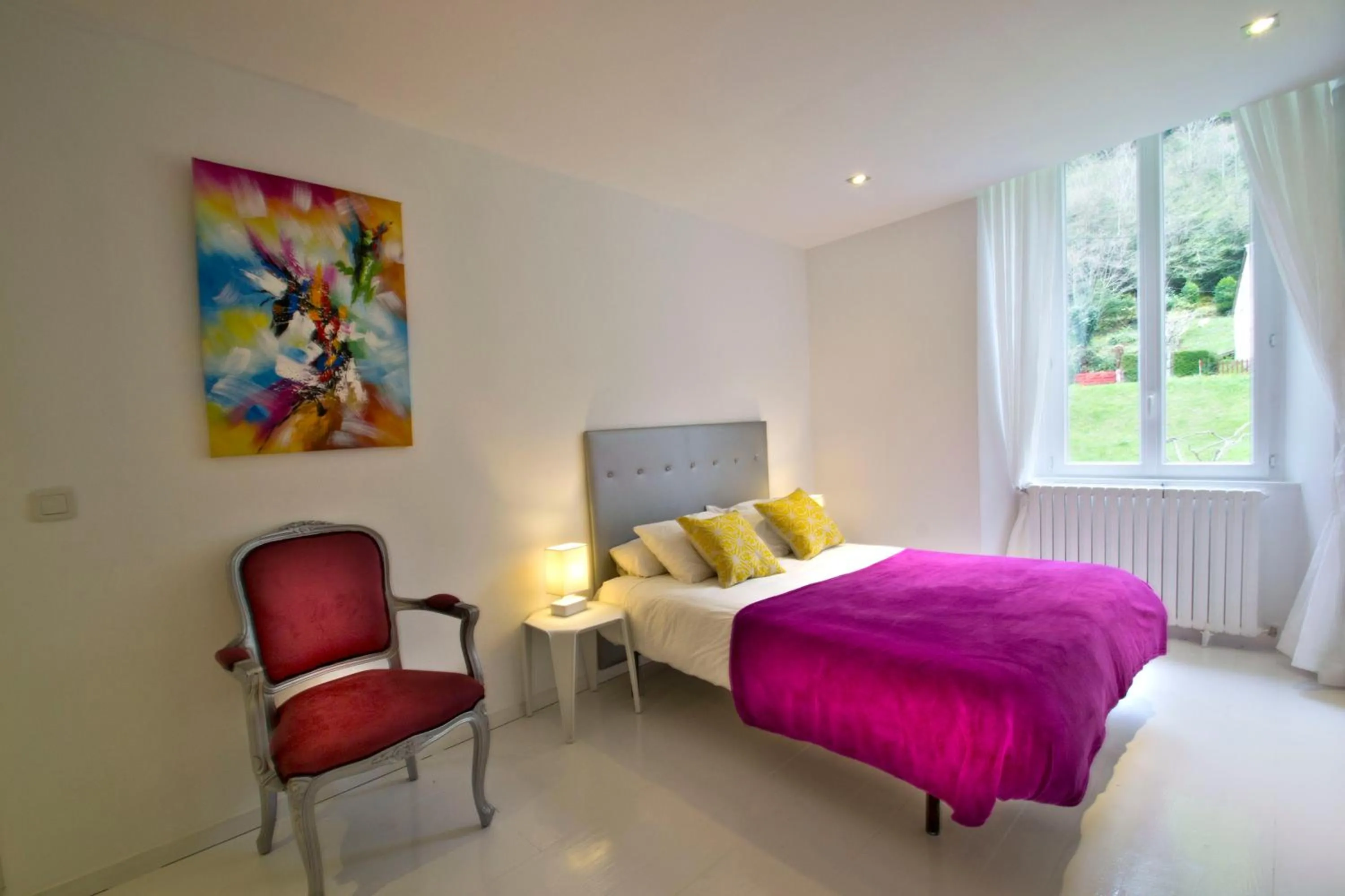 Property building, Bed in Maison La Douane - Comprends nettoyage professionnel et le linge