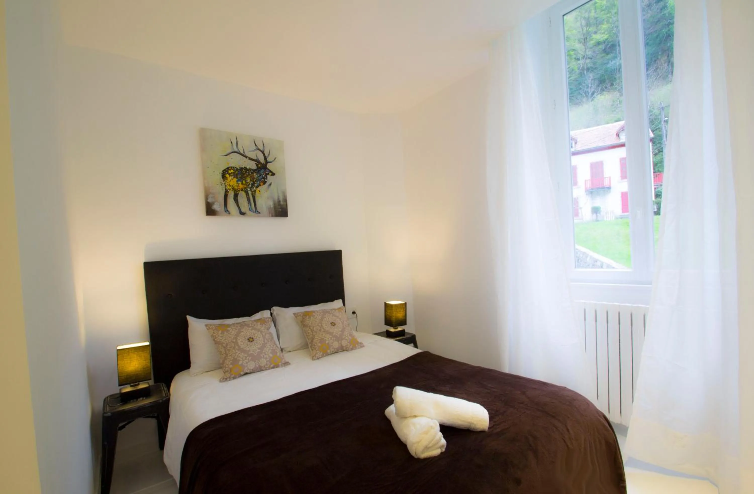 Property building, Bed in Maison La Douane - Comprends nettoyage professionnel et le linge