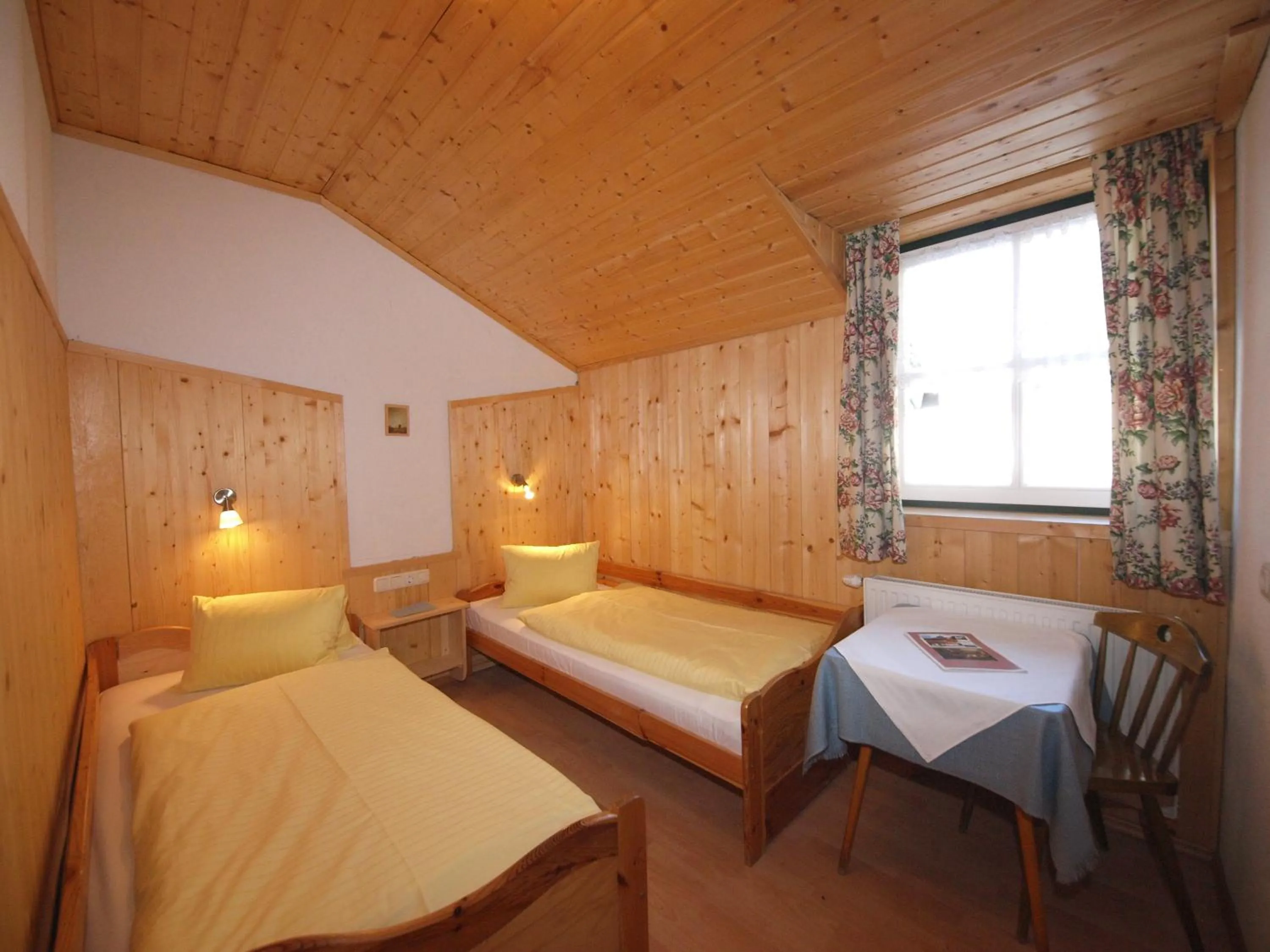 Bed in Gasthof Pesbichl