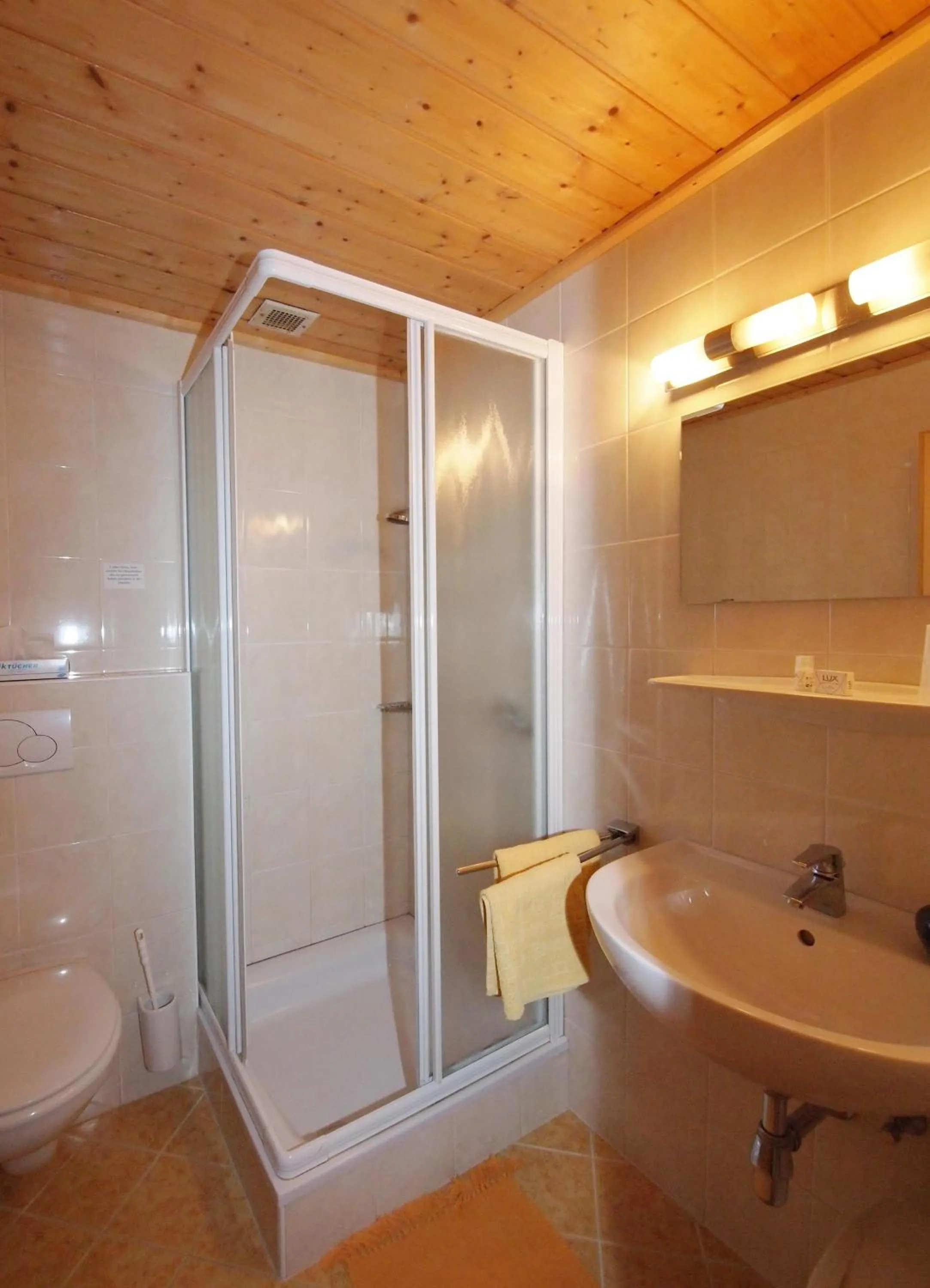Bathroom in Gasthof Pesbichl