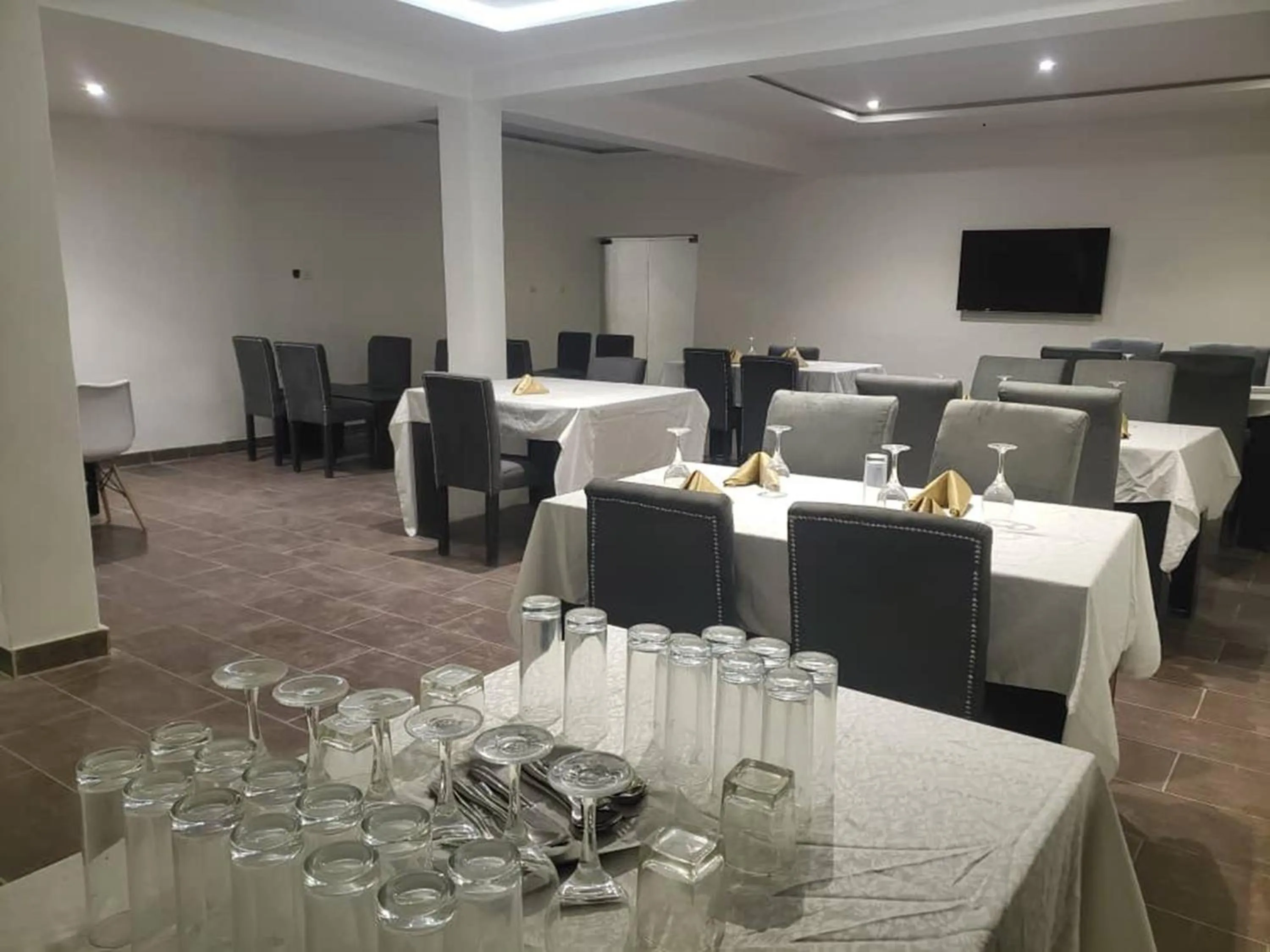 Restaurant/places to eat in Water Ripples Hotel Lekki
