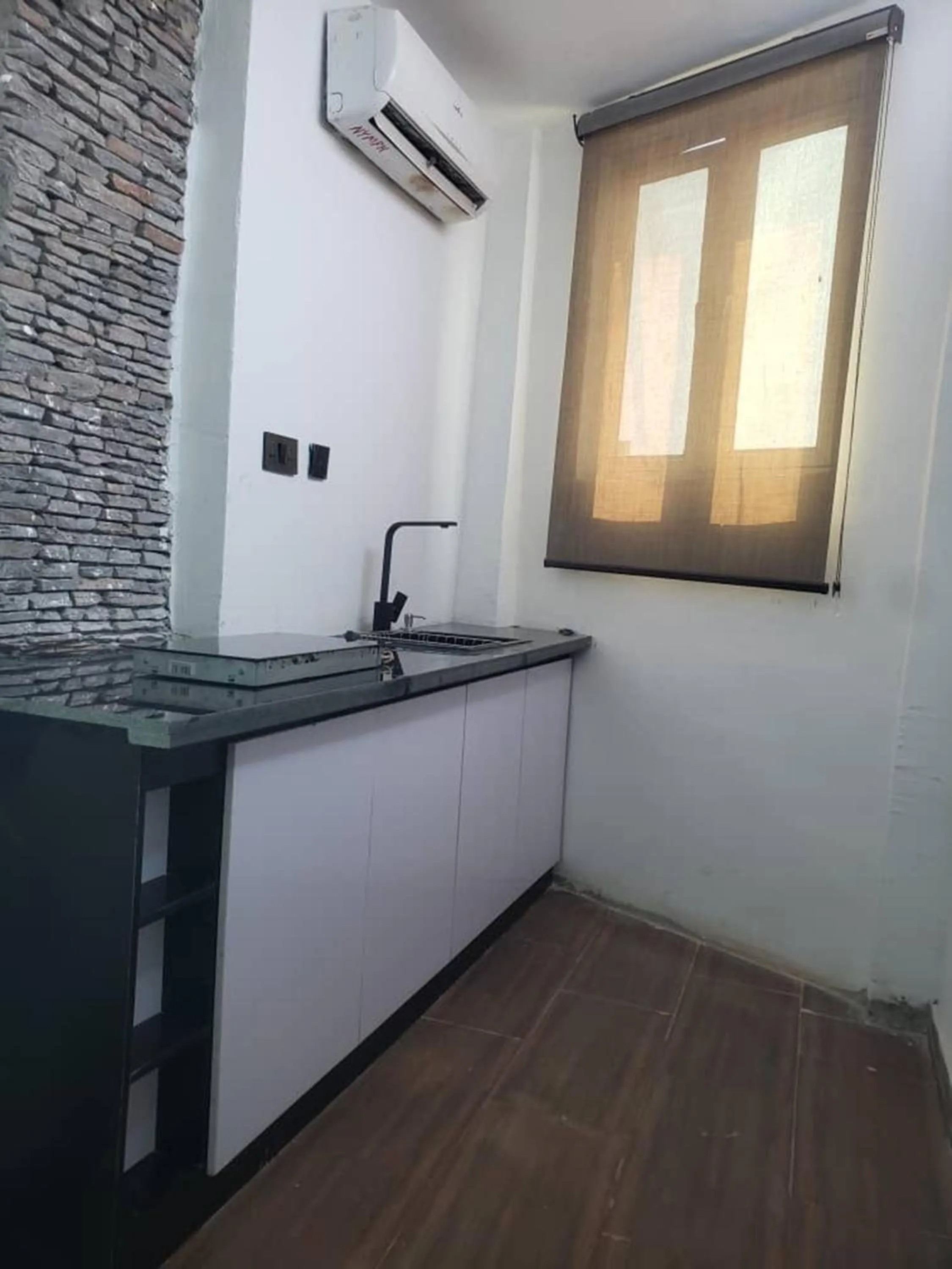 Kitchen or kitchenette in Water Ripples Hotel Lekki