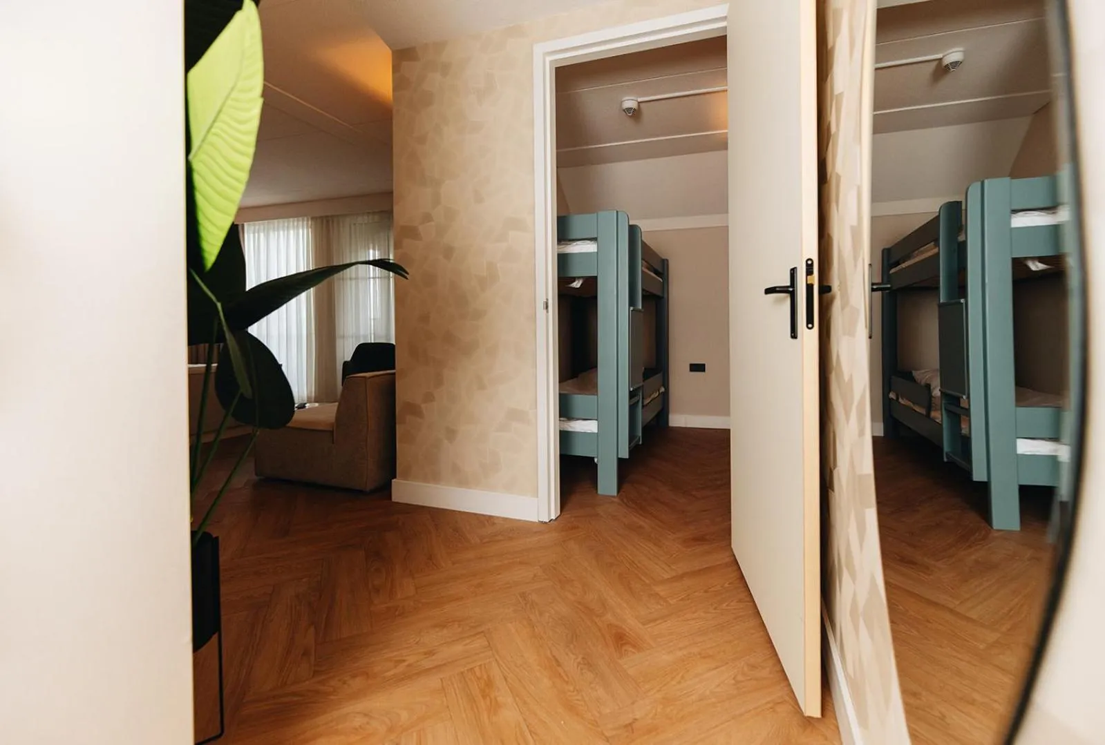 Family, Bed in Hotel De Zeeuwse Stromen