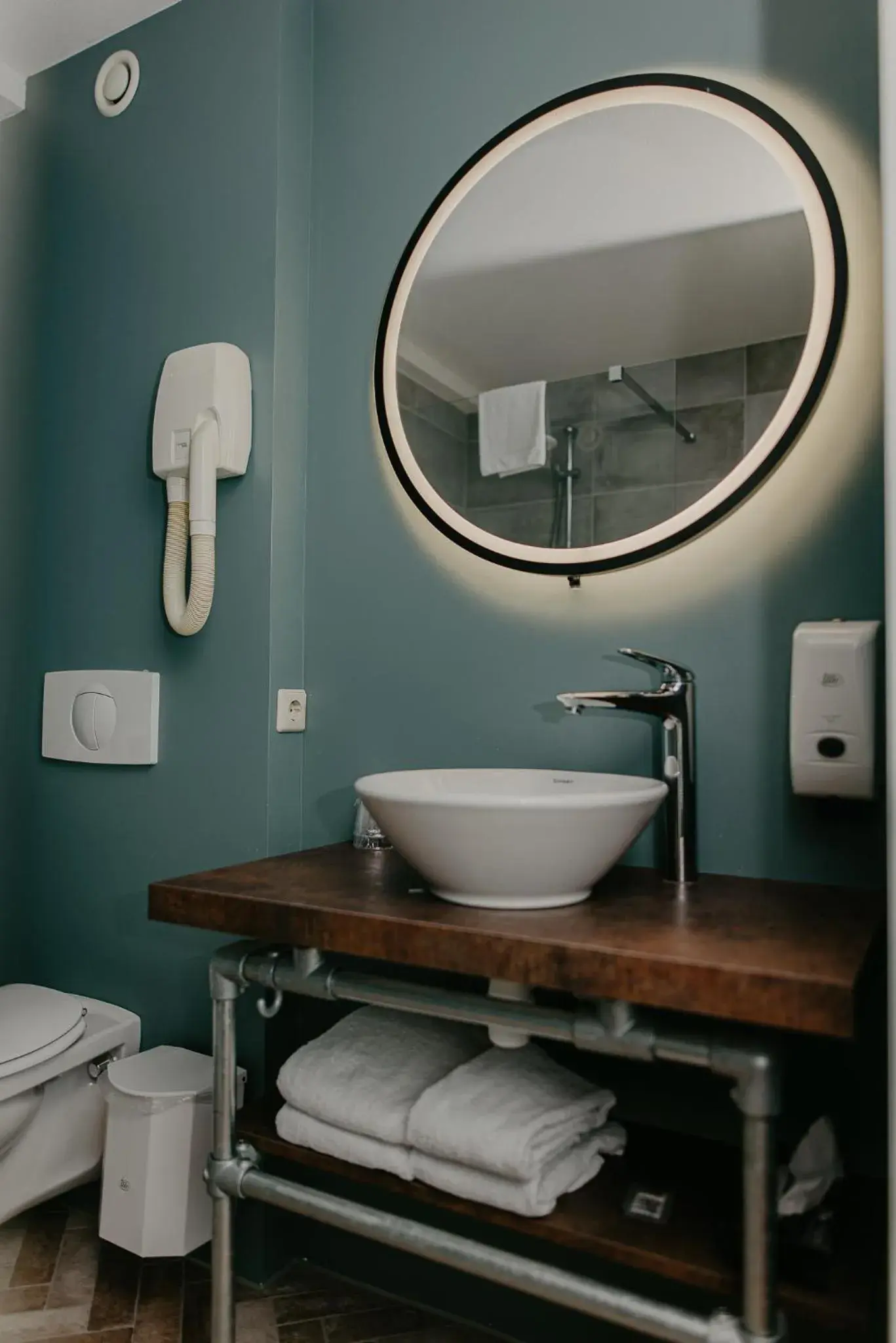 Hotel Room “Comfort” Plus (No pets allowed) in Hotel De Zeeuwse Stromen Hotel Room “Comfort” Plus (No pets allowed) in Hotel De Zeeuwse Stromen