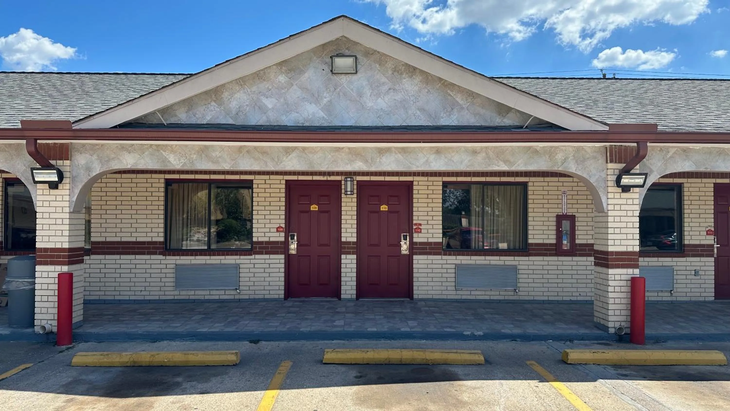 Property building in Palace Inn I-45 & Bellfort