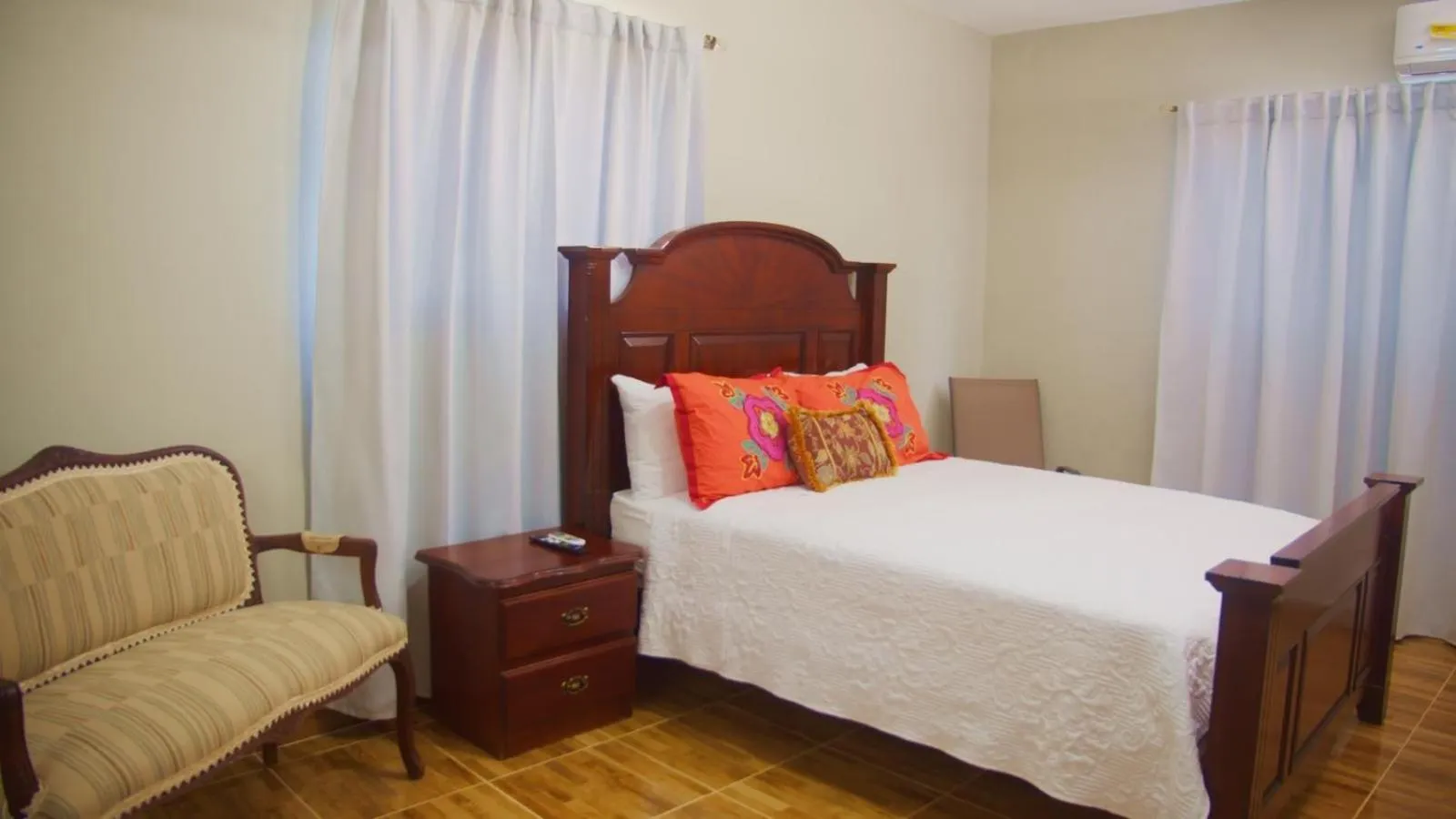 Photo of the whole room, Bed in Aparta Hotel Esa Buya