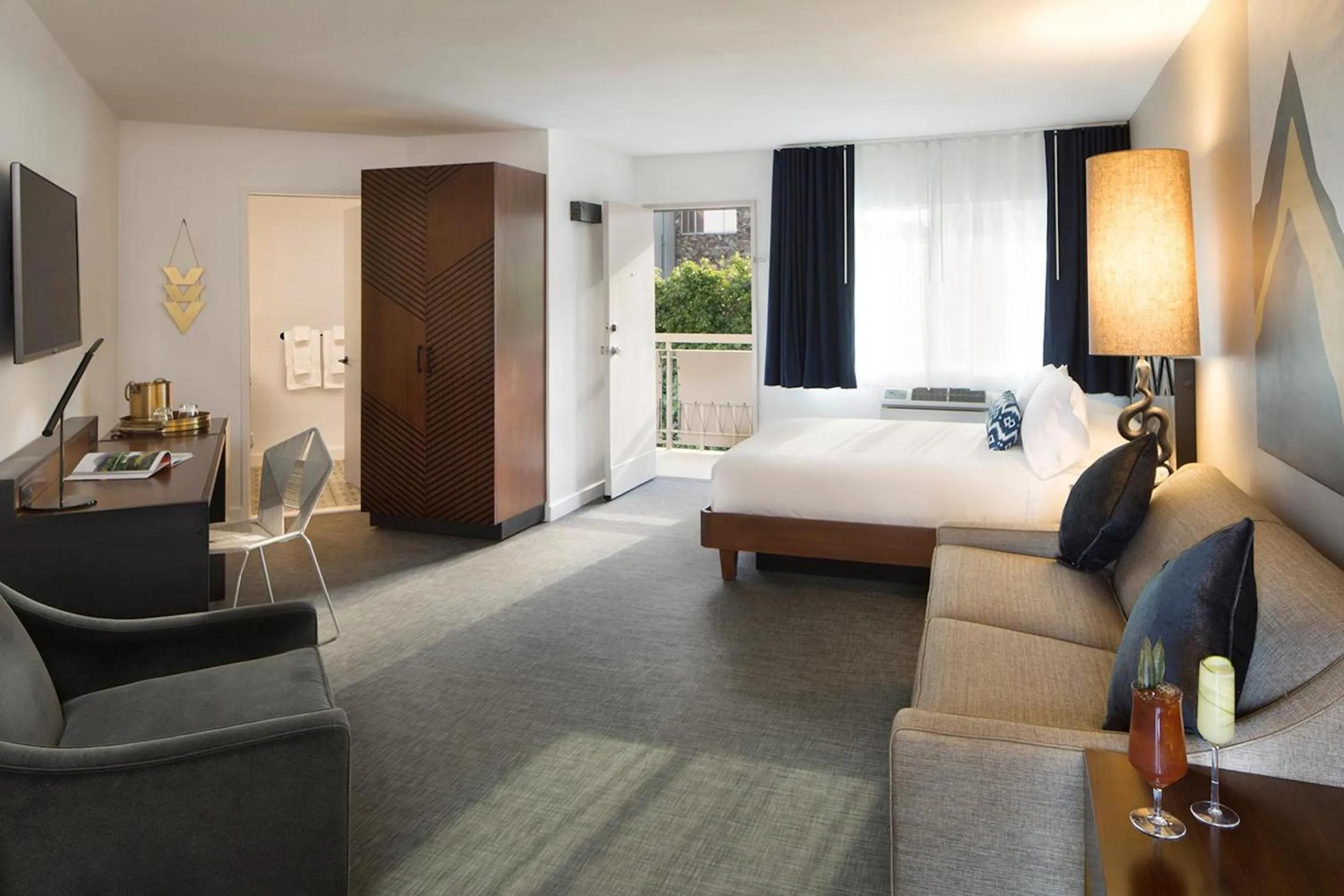 Bed in V Palm Springs