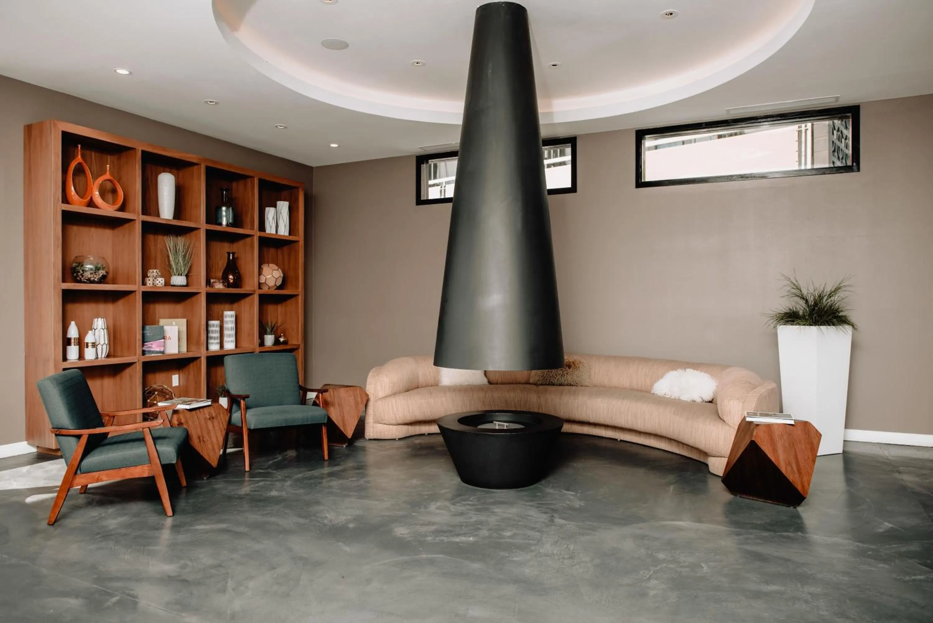 Lobby or reception in V Capri Palm Springs, a Dolce by Wyndham