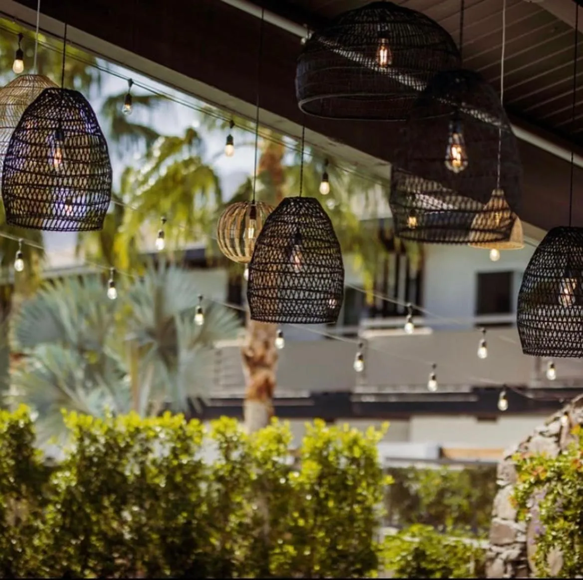 Restaurant/places to eat in V Palm Springs