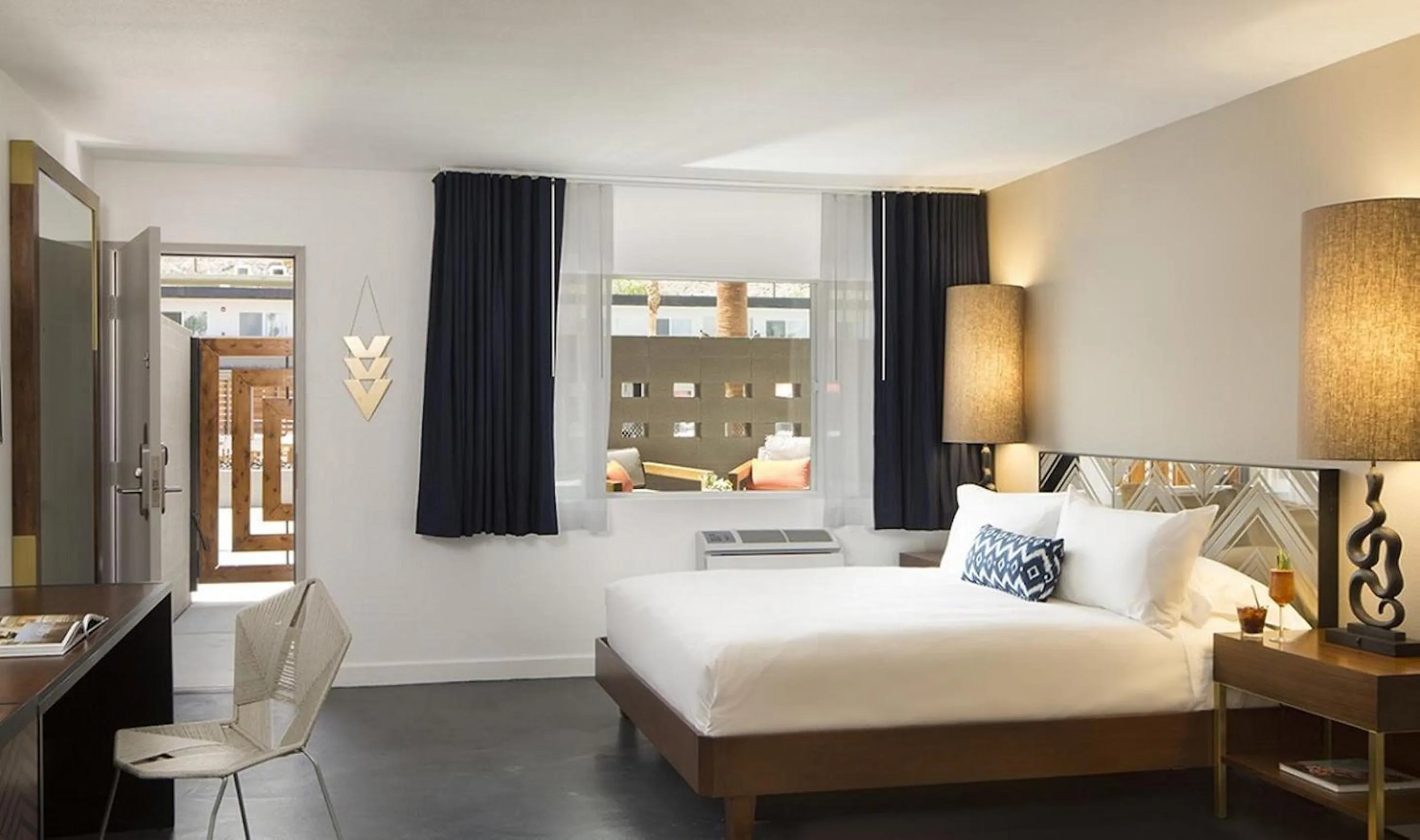 Bed in V Palm Springs