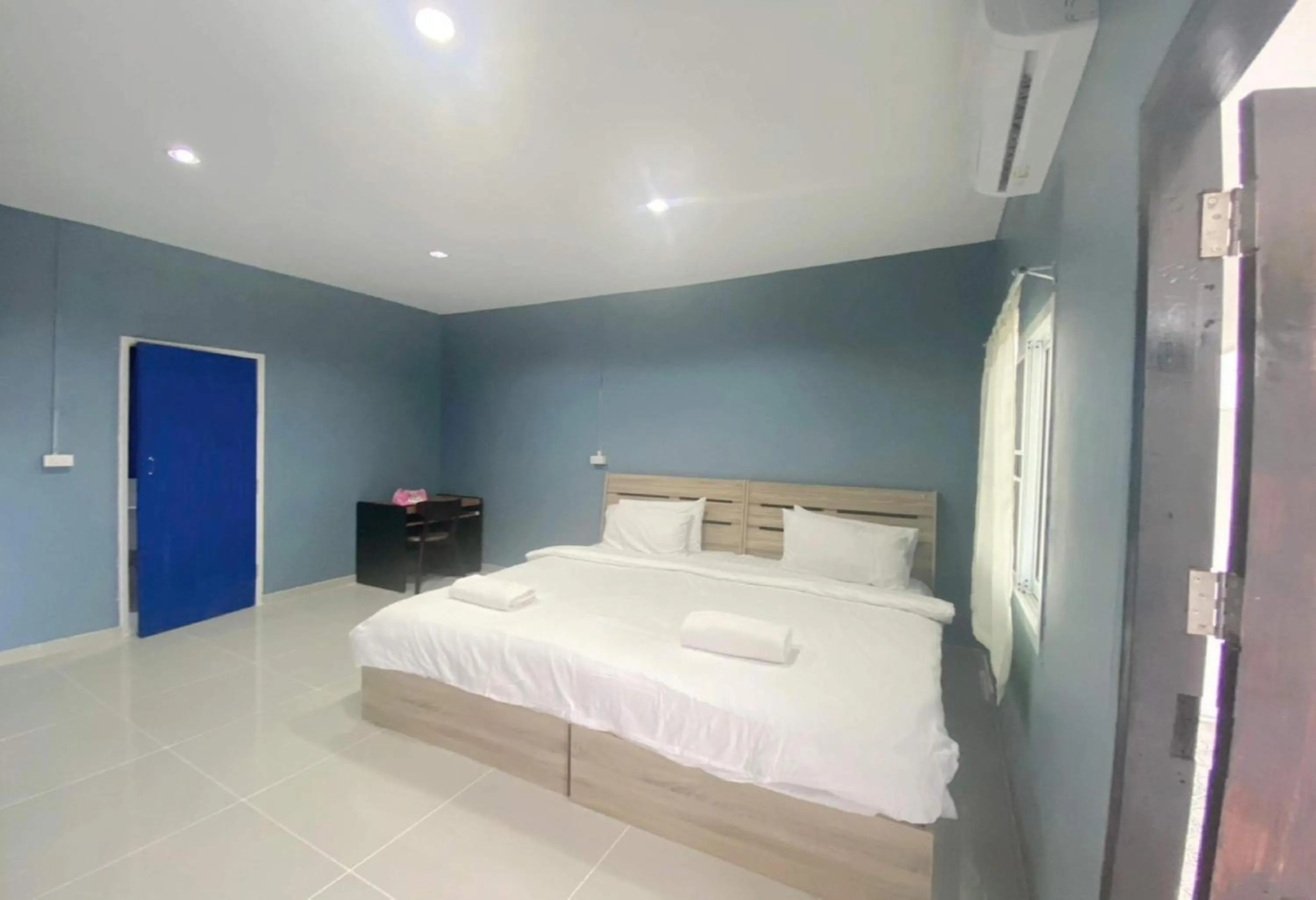 Photo of the whole room, Bed in Collection O To The Sea Resort Thailand