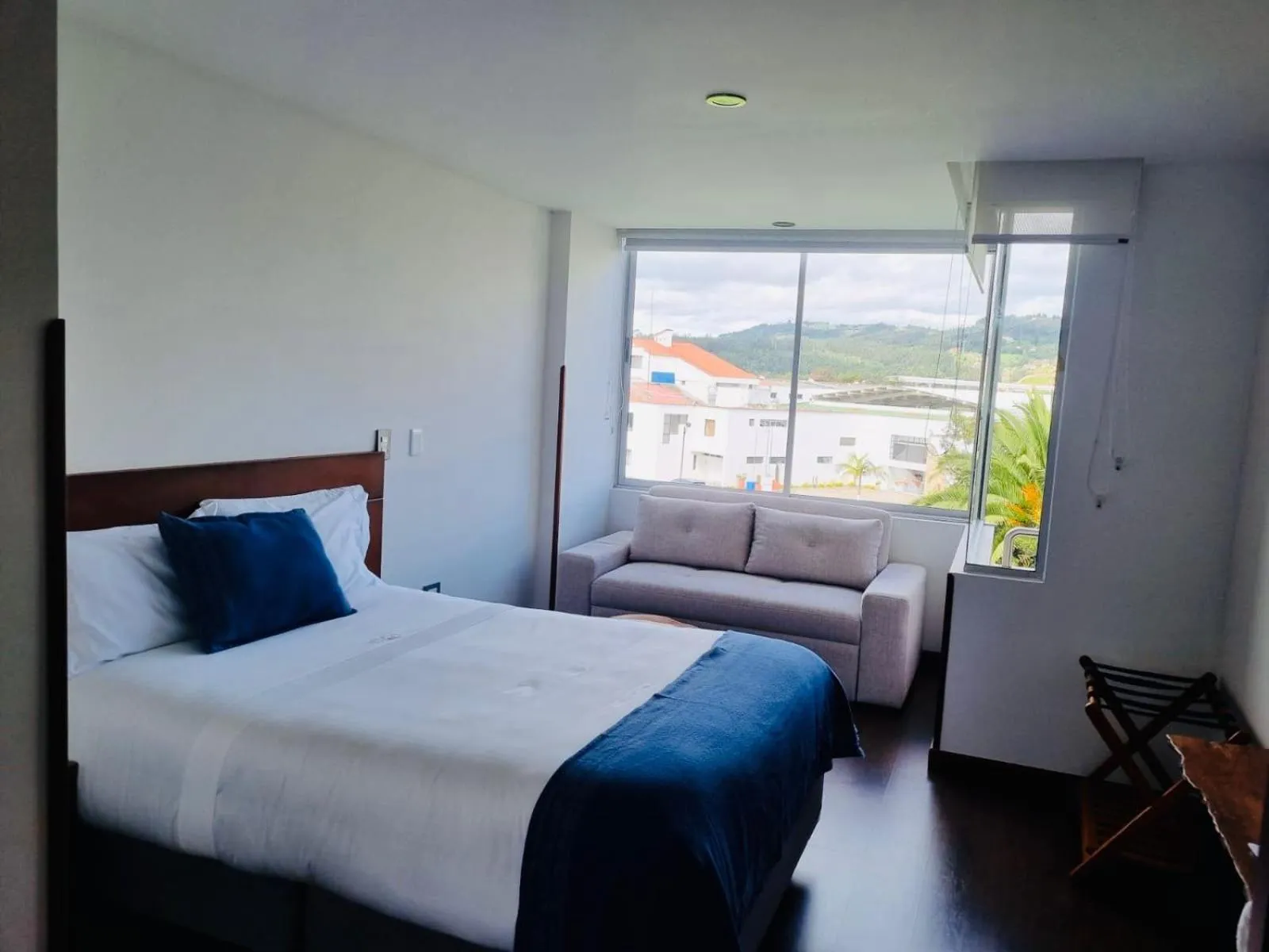 Photo of the whole room, Bed in Samakwā Hotel Boutique