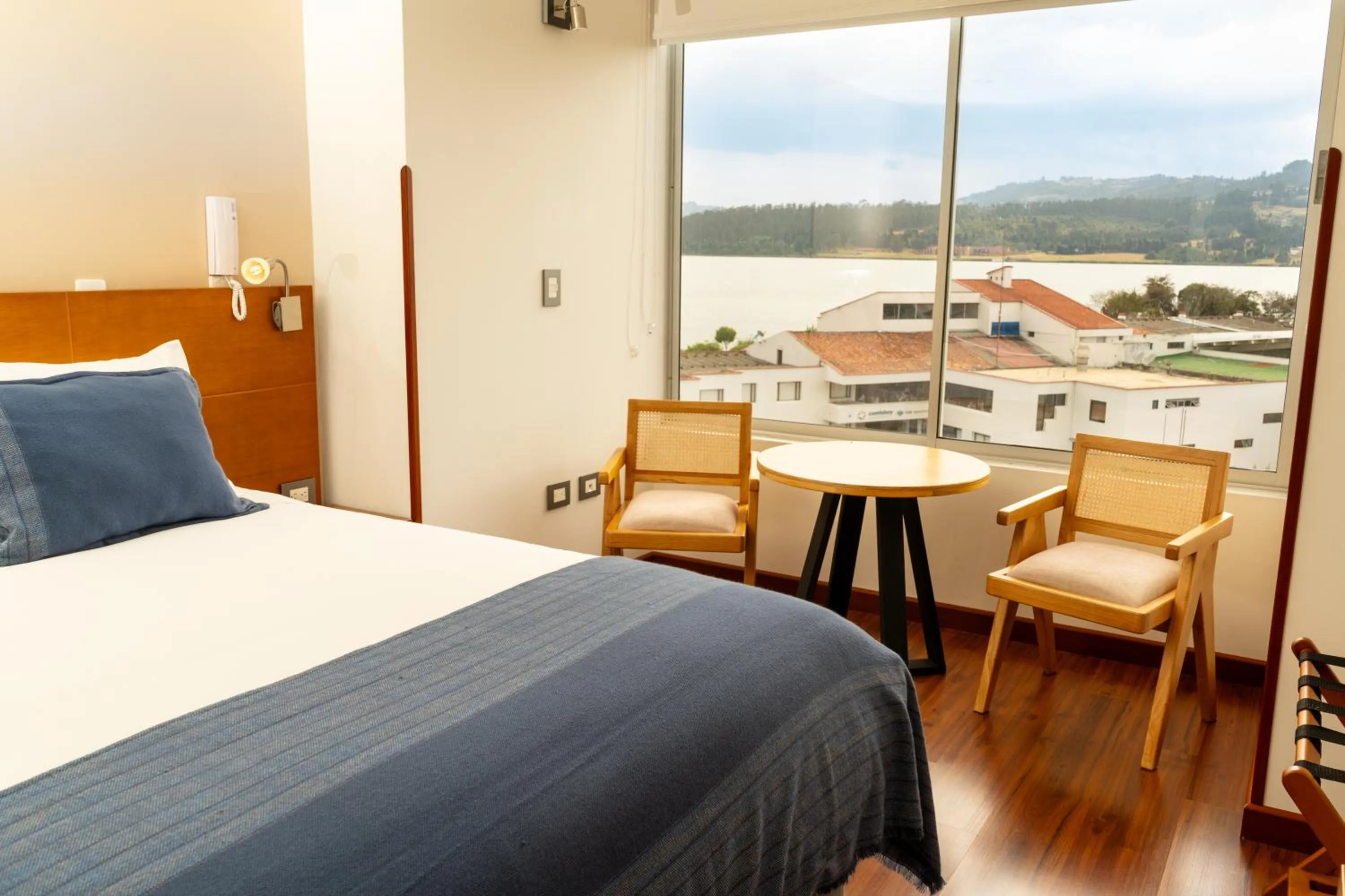 Photo of the whole room, Bed in Samakwā Hotel Boutique