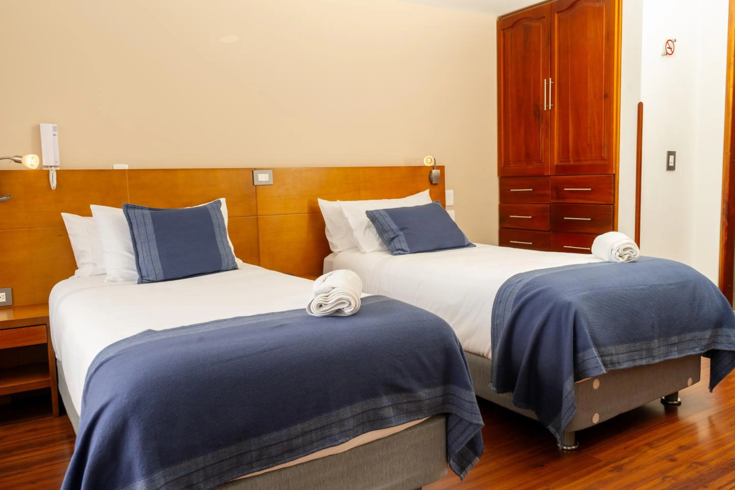 Bed in Samakwā Hotel Boutique