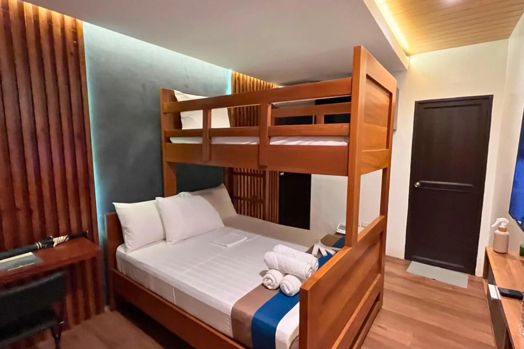 Bed in Mula De La Paz