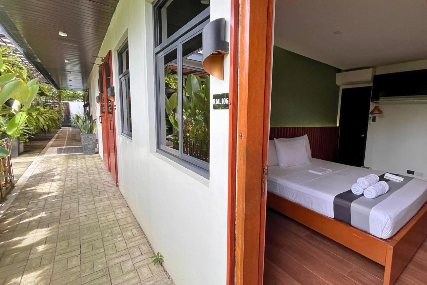 Bed in Mula De La Paz