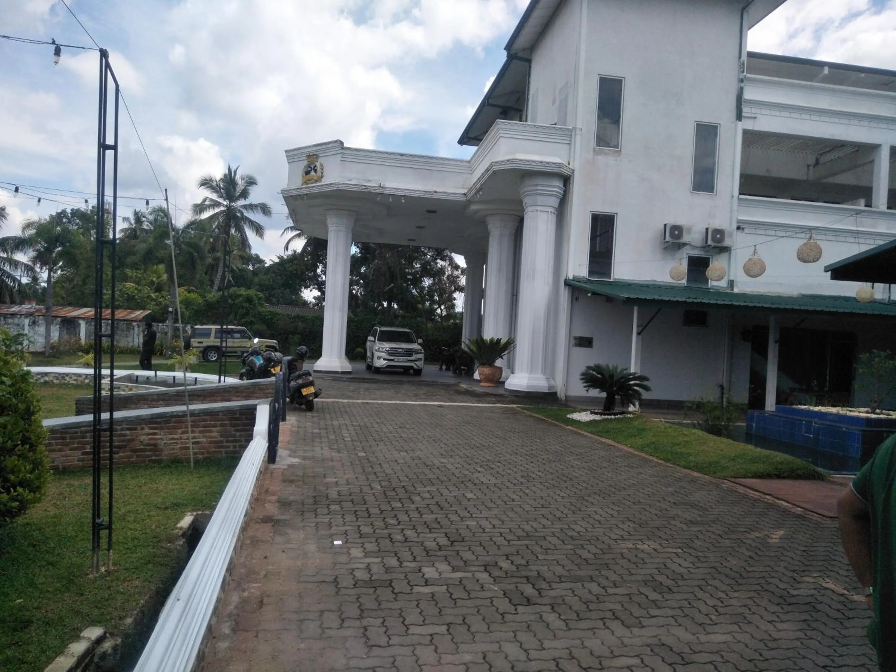 Property building in Airport Hotel Dream Paradise