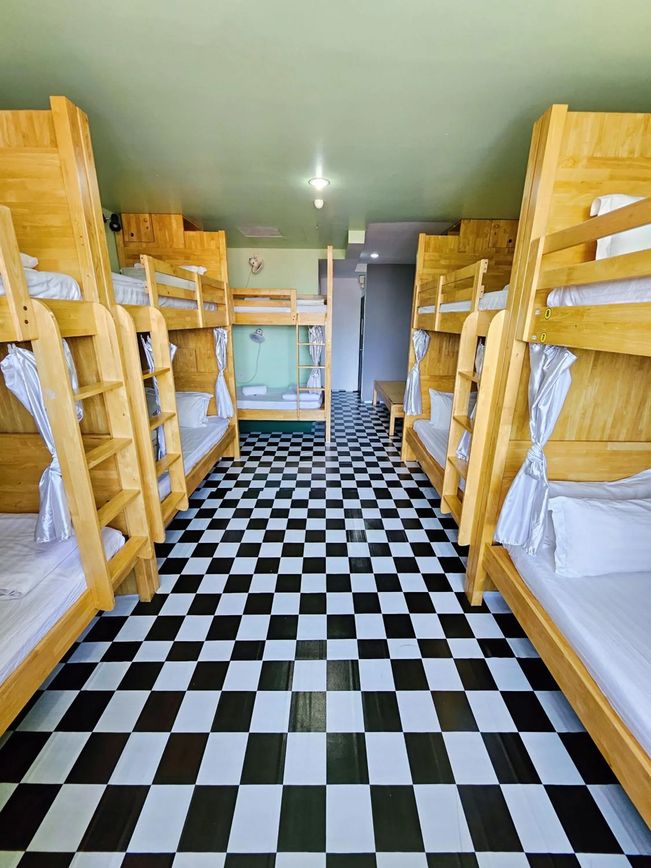 bunk bed, Bed in The 60