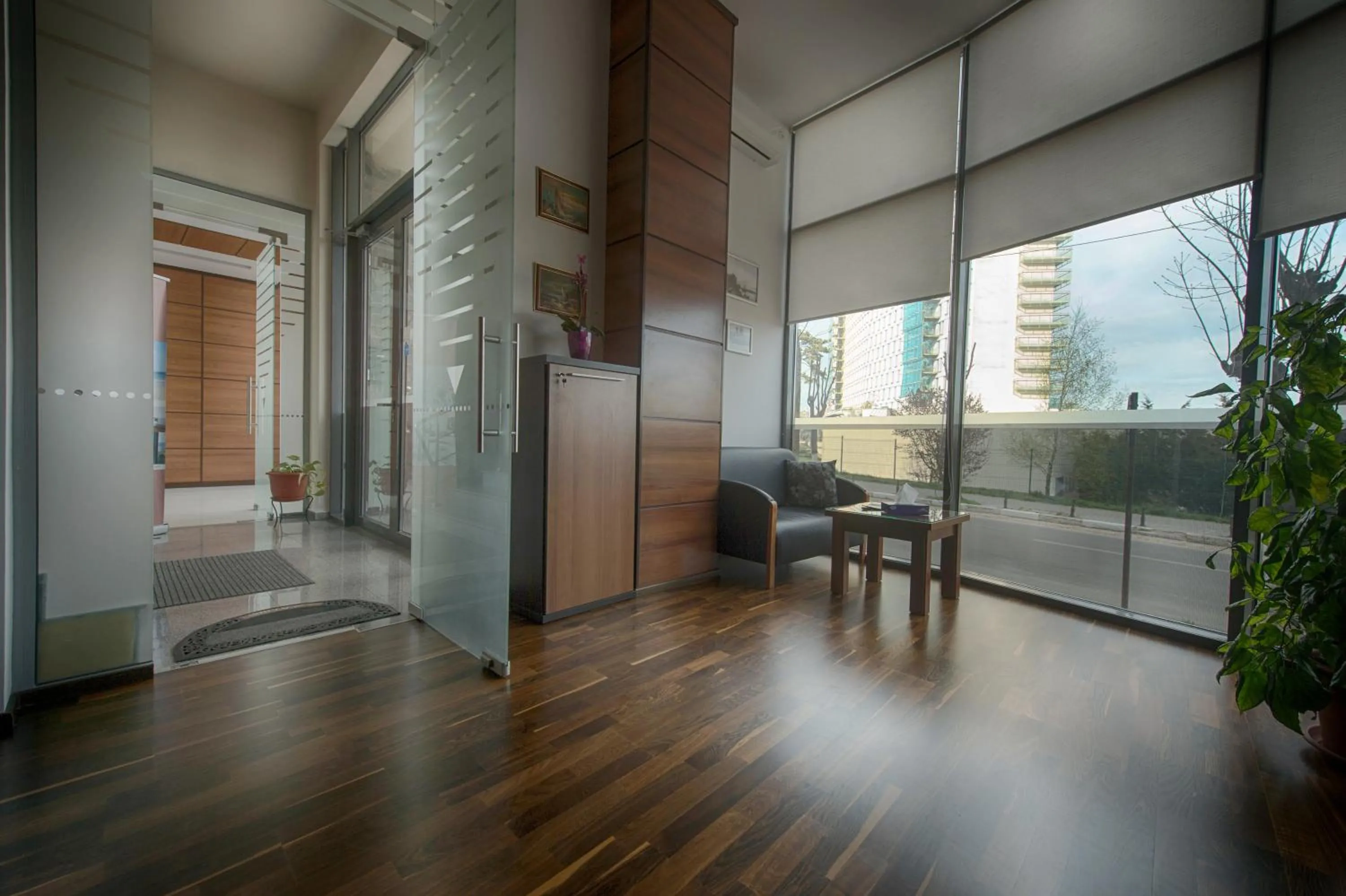 Day in Samali Residence