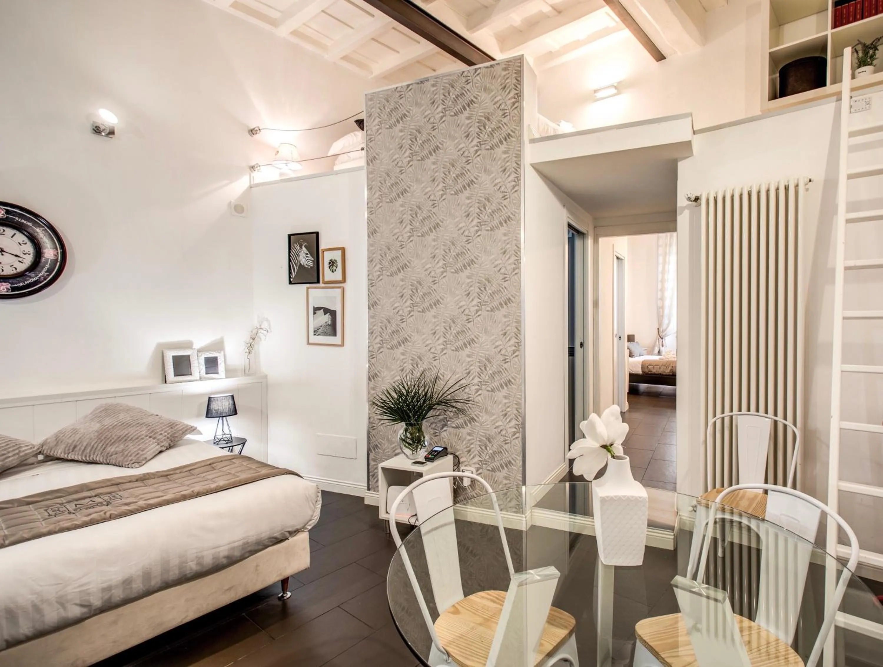 Bed in Trastevere Miracle Suite