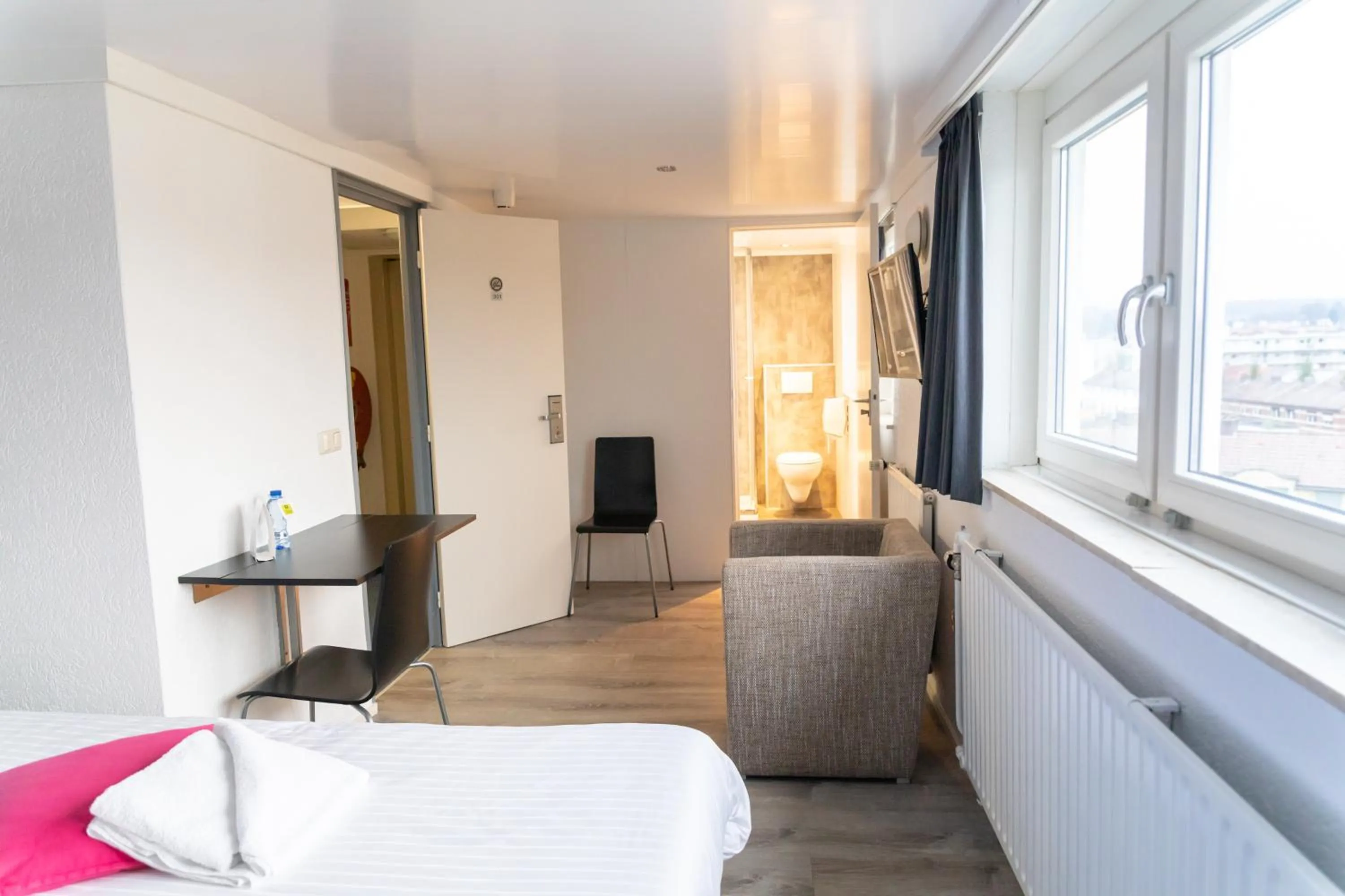 Photo of the whole room, Bed in Huis Ter Geul