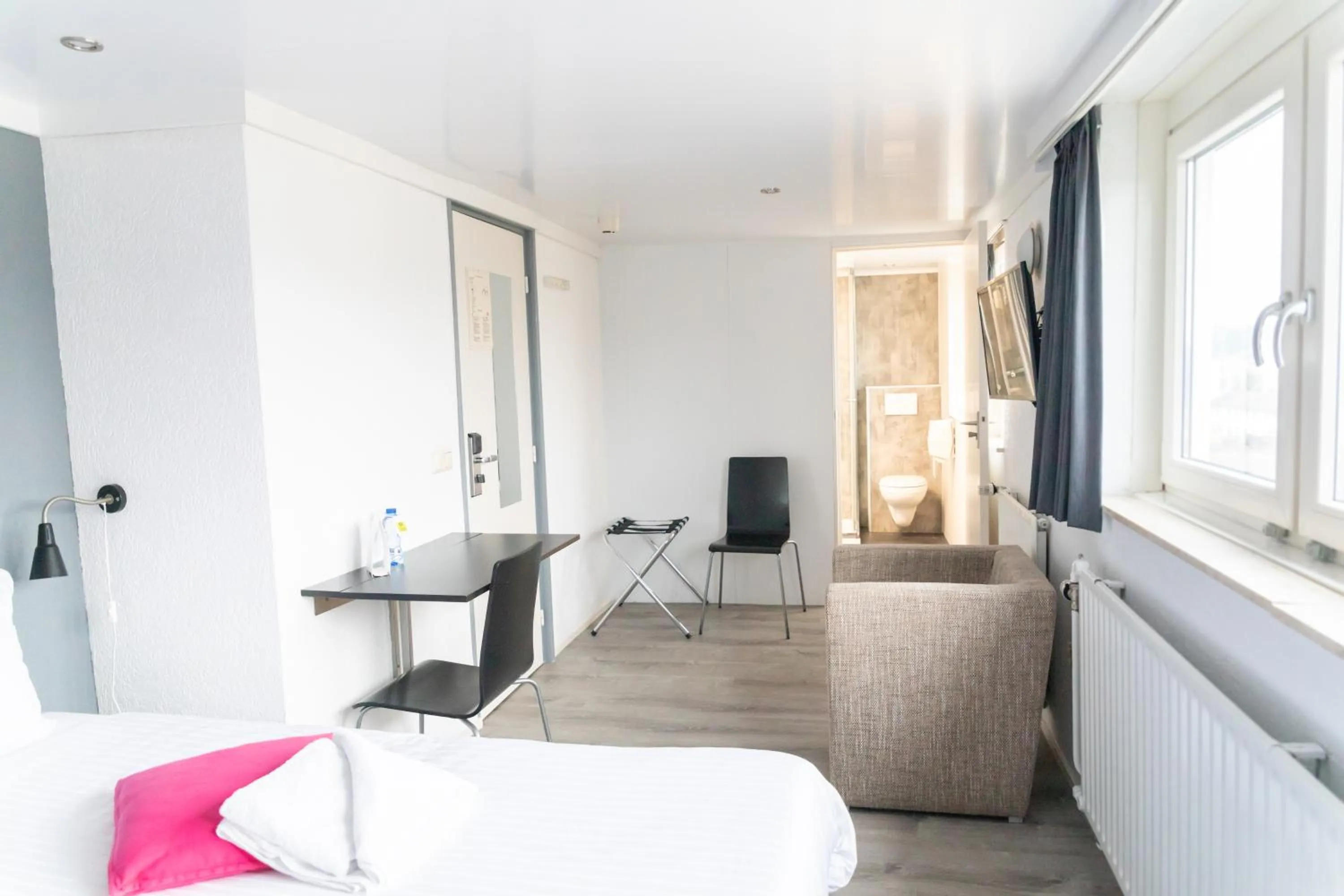 Photo of the whole room, Bed in Huis Ter Geul