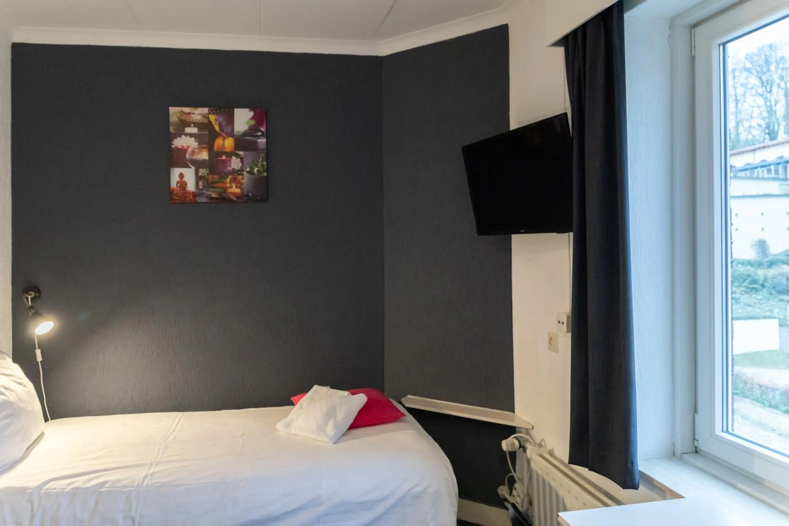 Photo of the whole room, Bed in Huis Ter Geul