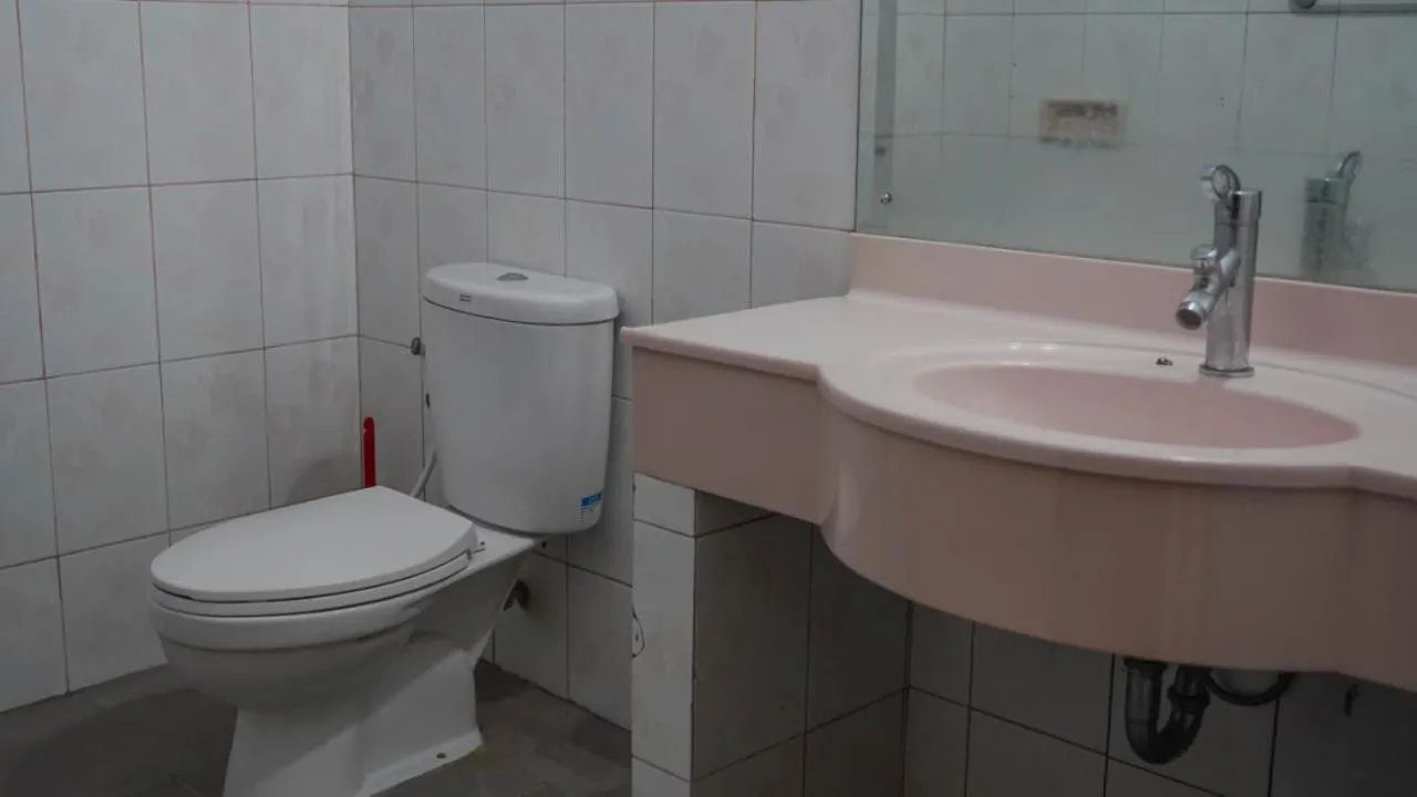 Toilet in Hotel pondok putri