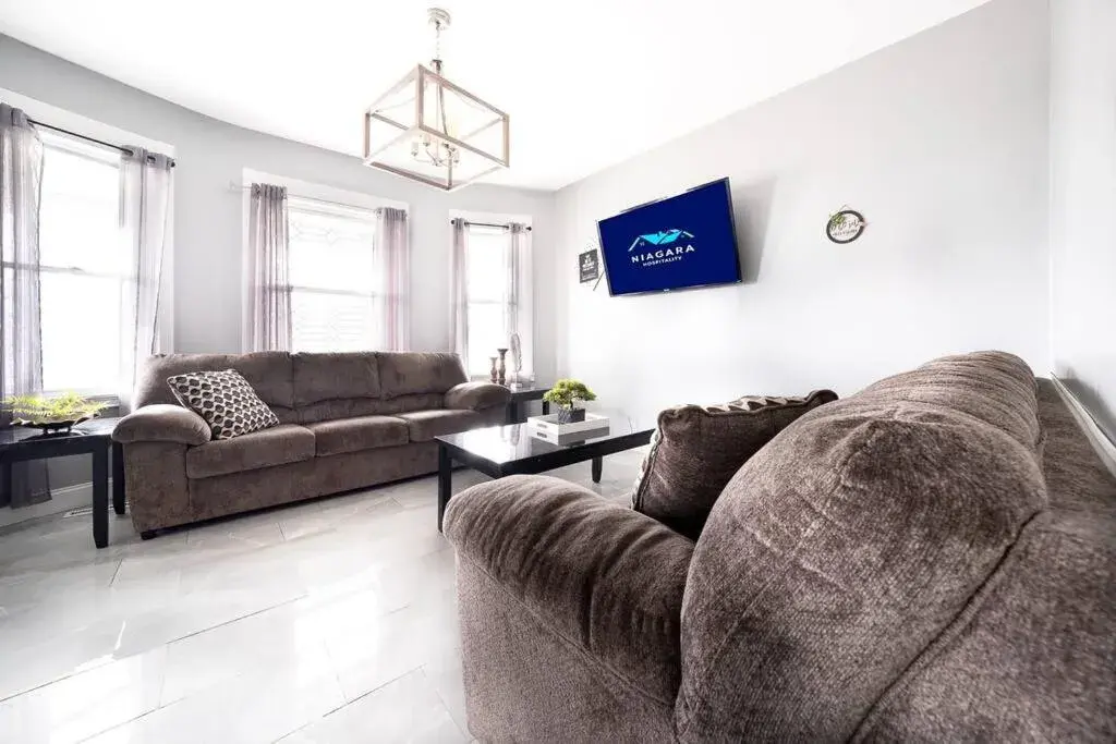 Apartment in Quiet 4BR near Niagara Falls & Casino Apartment in Quiet 4BR near Niagara Falls & Casino