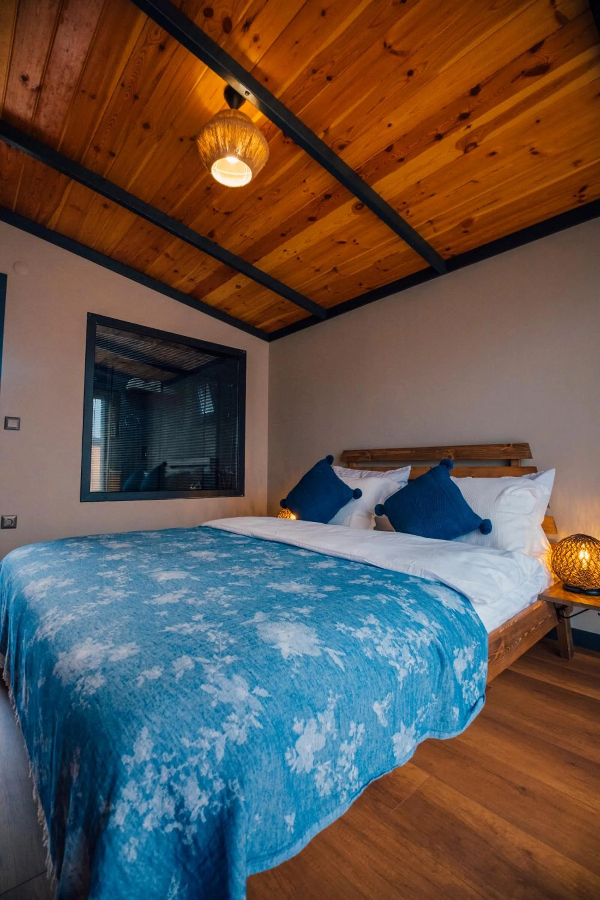 Bed in Vital Göl Sapanca Özel Havuzlu Bungalov & Villa