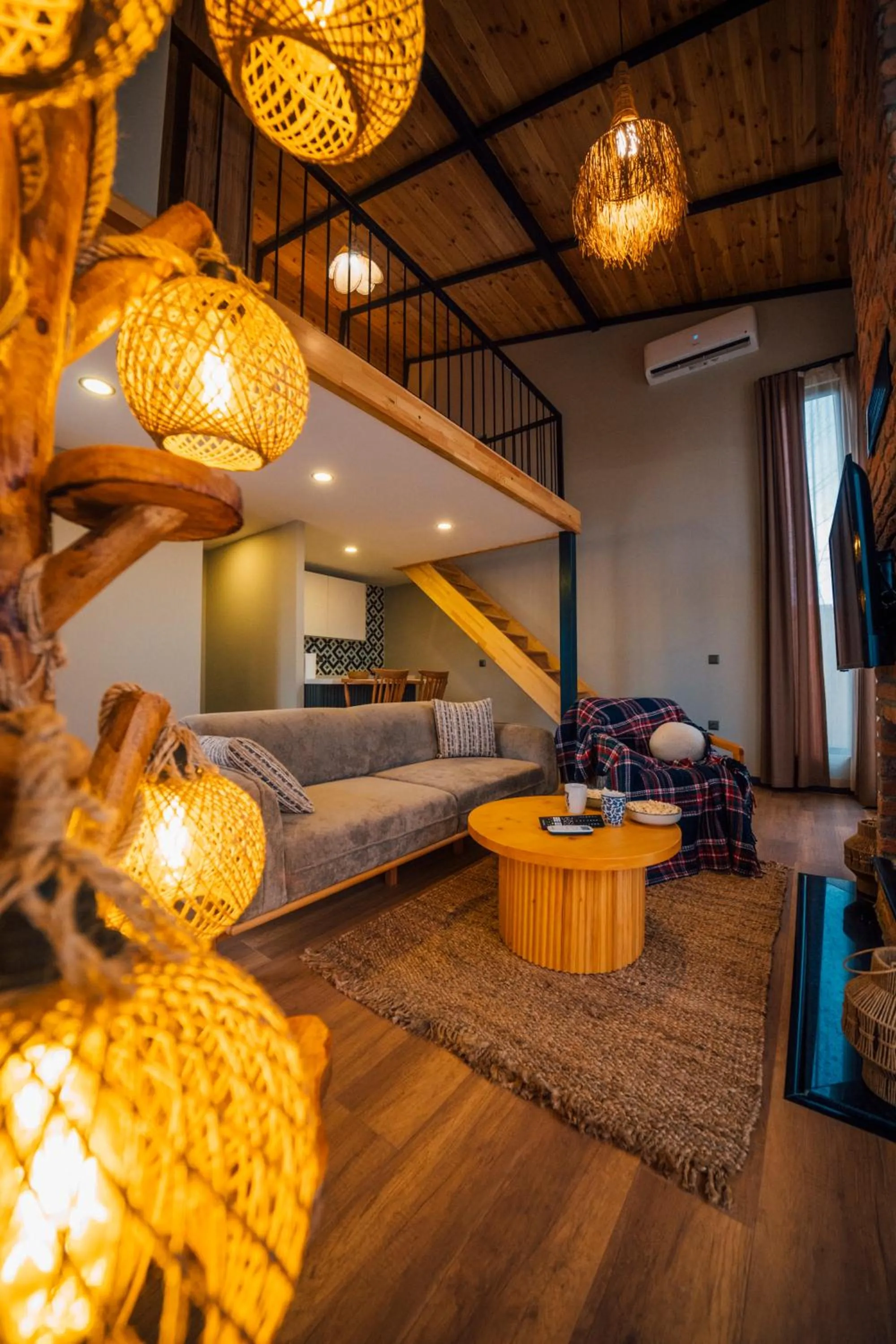 Communal lounge/ TV room in Vital Göl Sapanca Özel Havuzlu Bungalov & Villa