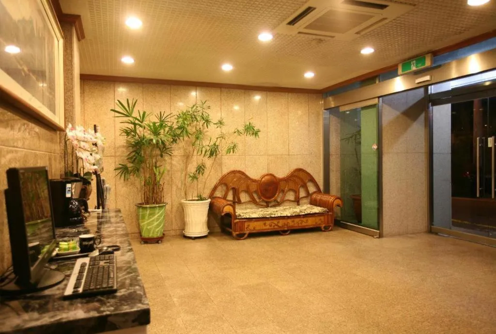 Lobby or reception in New World Hotel Yongsan