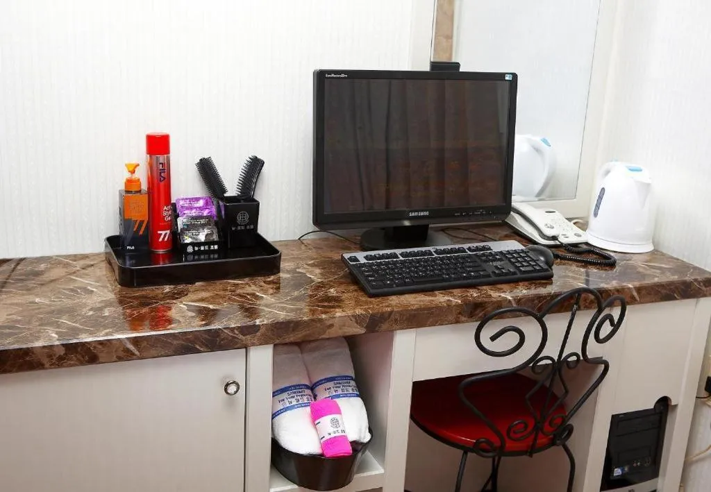 hair dresser in New World Hotel Yongsan