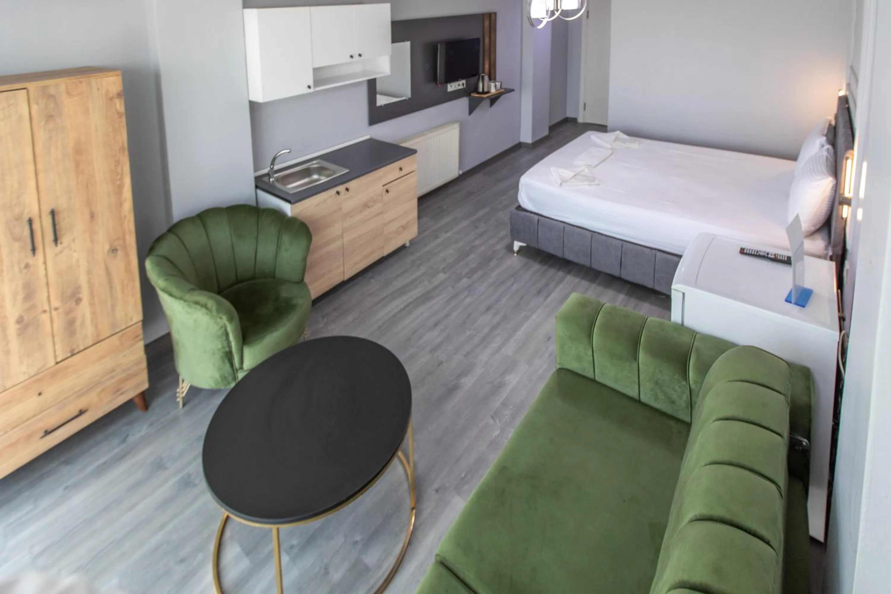 Bed in Liza Suit Hotel