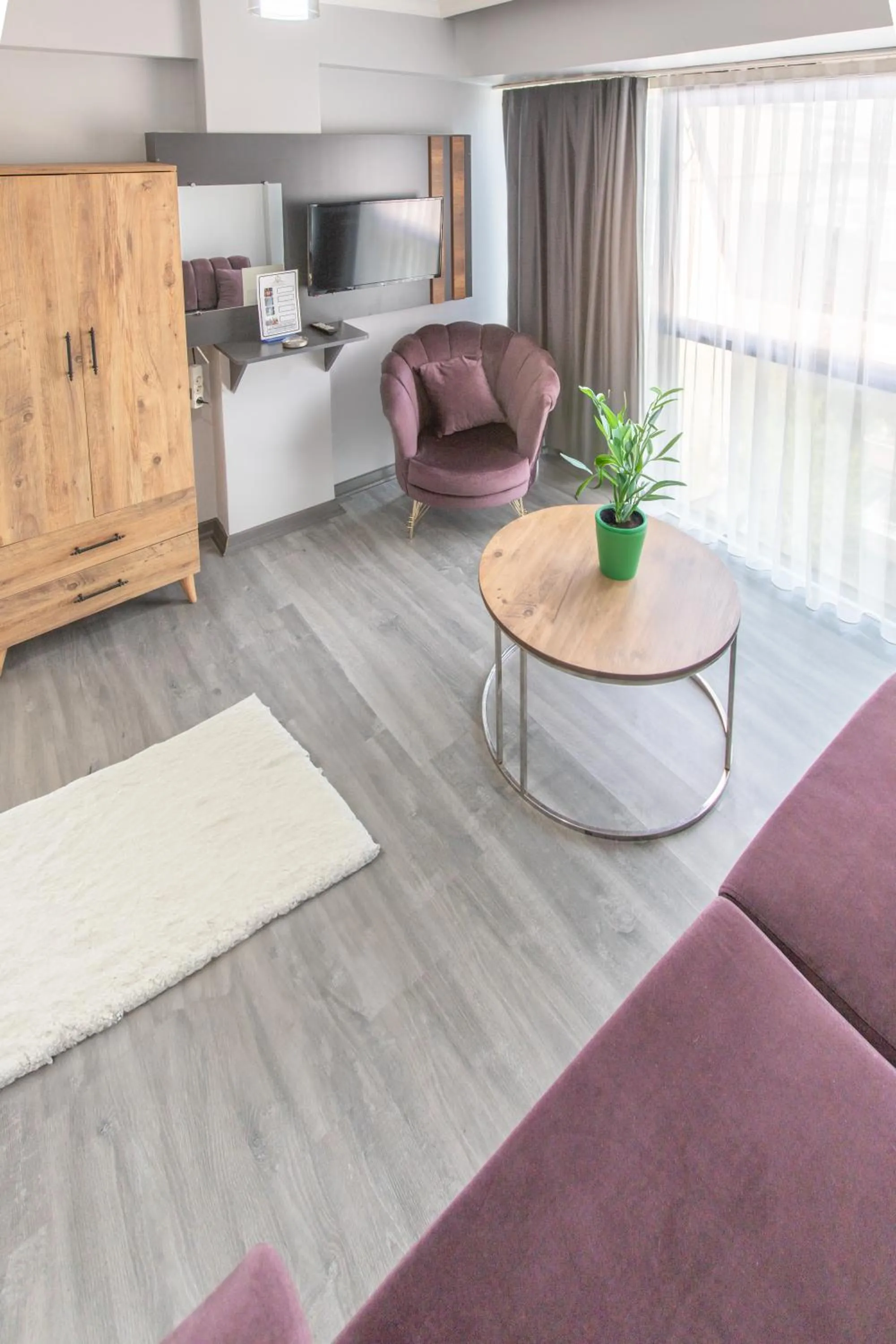 Bed in Liza Suit Hotel