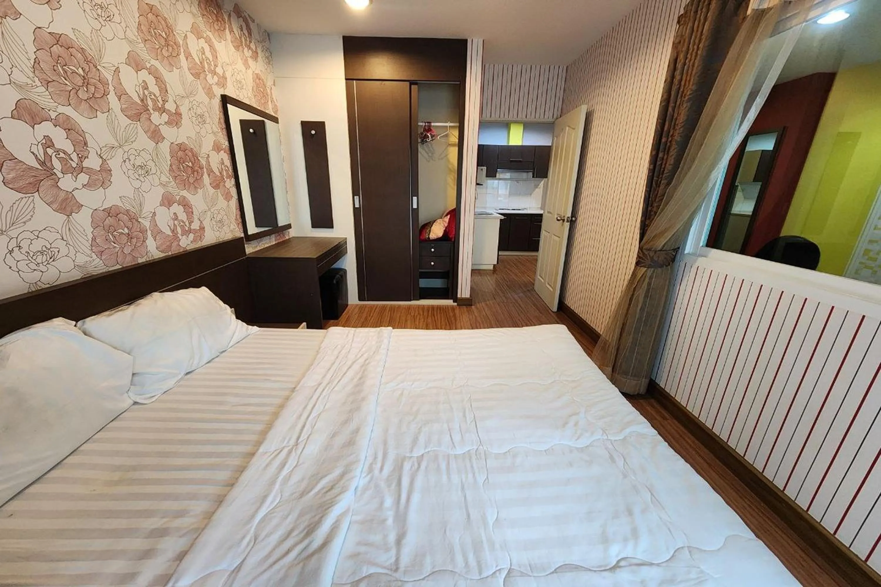 Bedroom, Bed in Landmark Patong Hotel