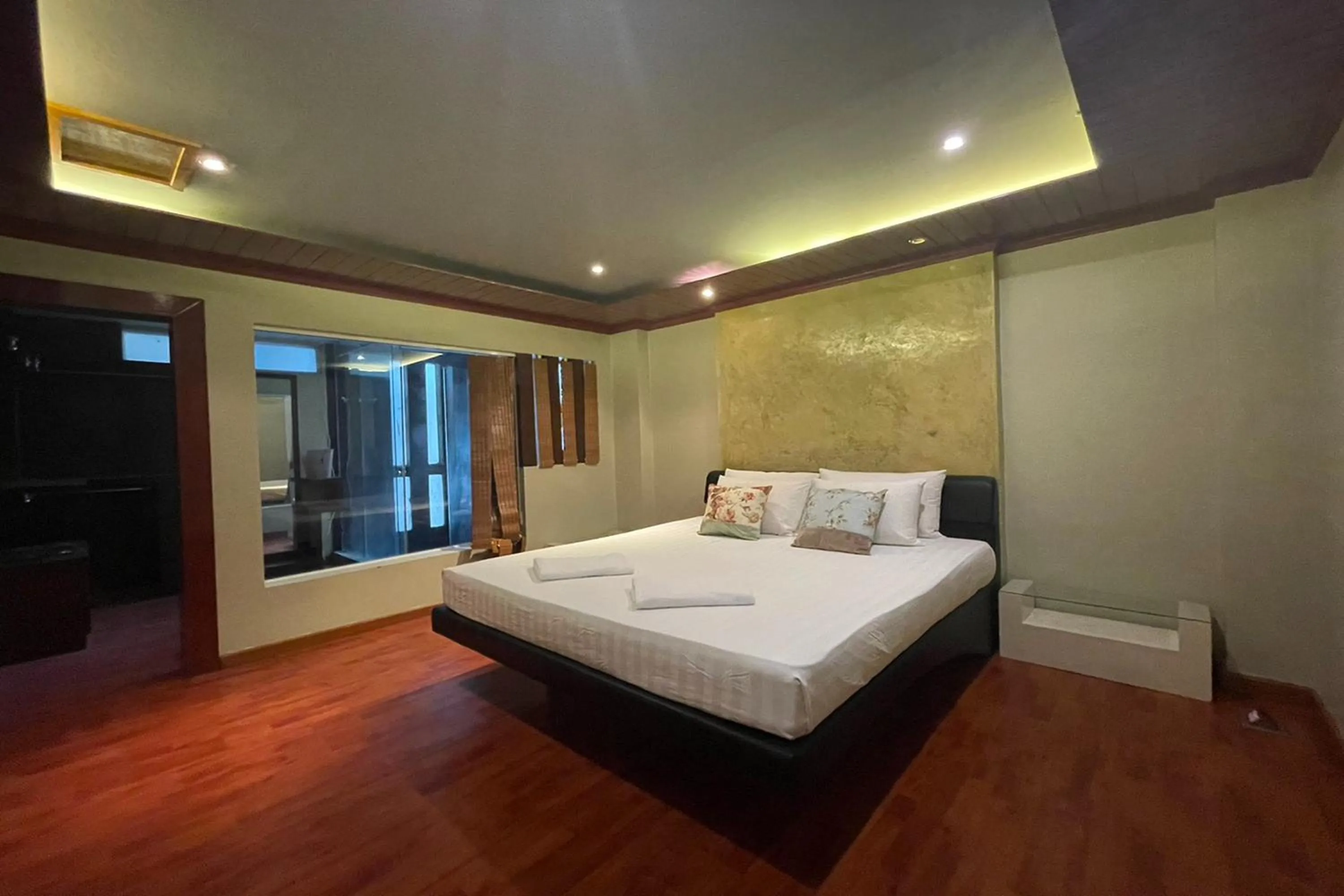 Bed in Landmark Patong Hotel