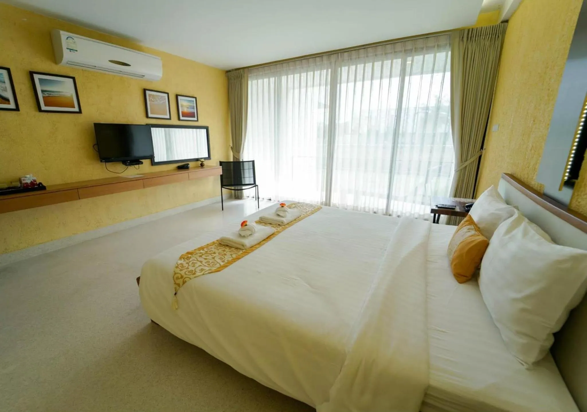 Bed in Serene Phla Resort and Restaurant