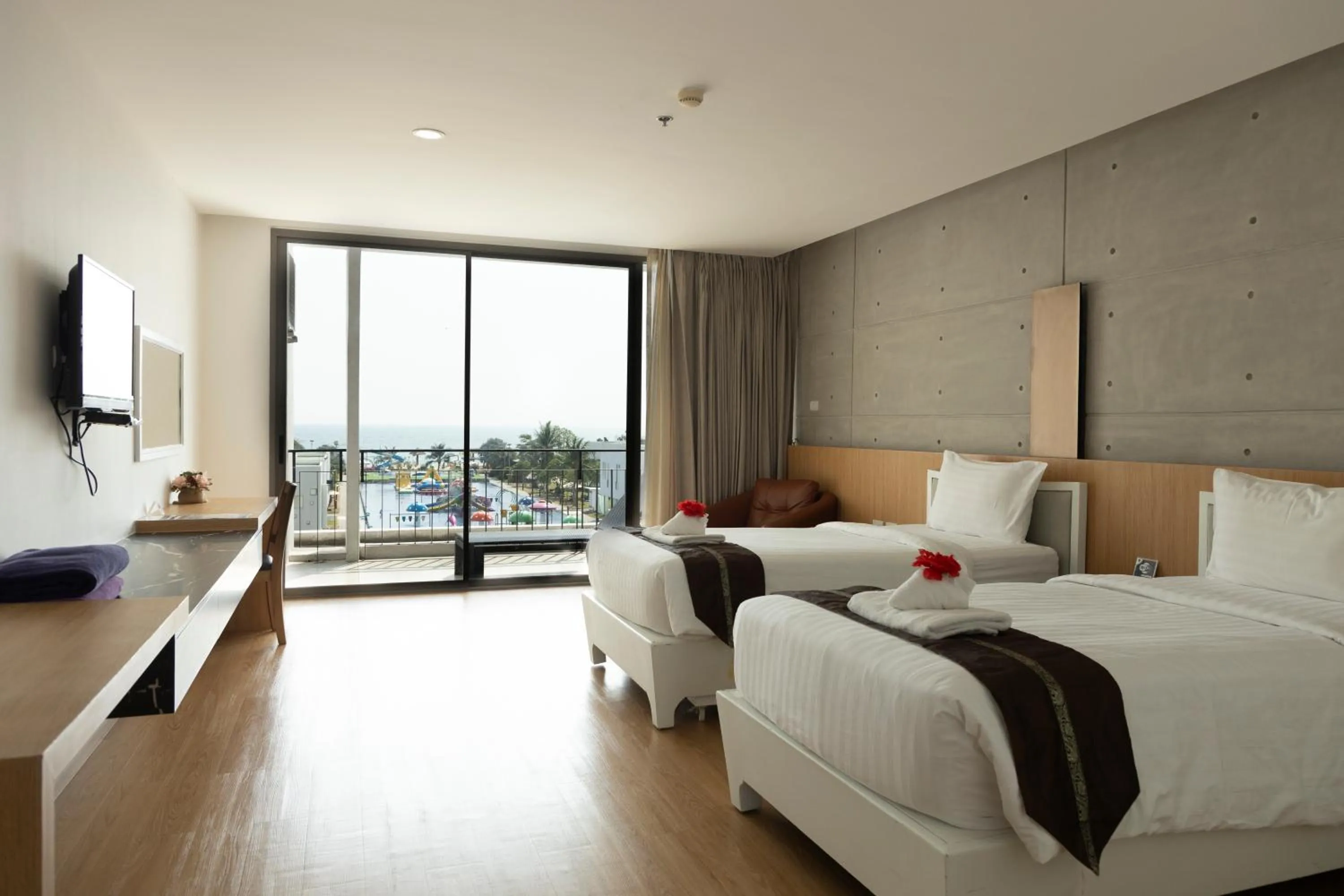 Bed in Serene Phla Resort and Restaurant