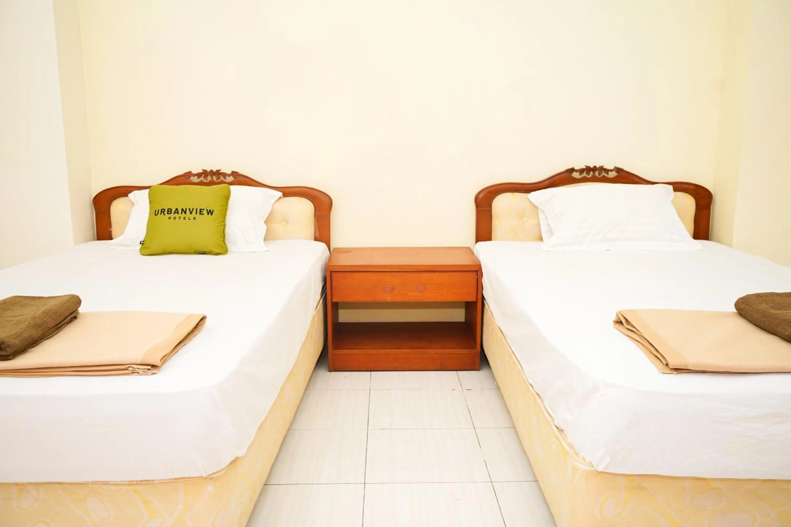 Bedroom, Bed in Urbanview Hotel Syariah Ratu Elok Banjarbaru by RedDoorz