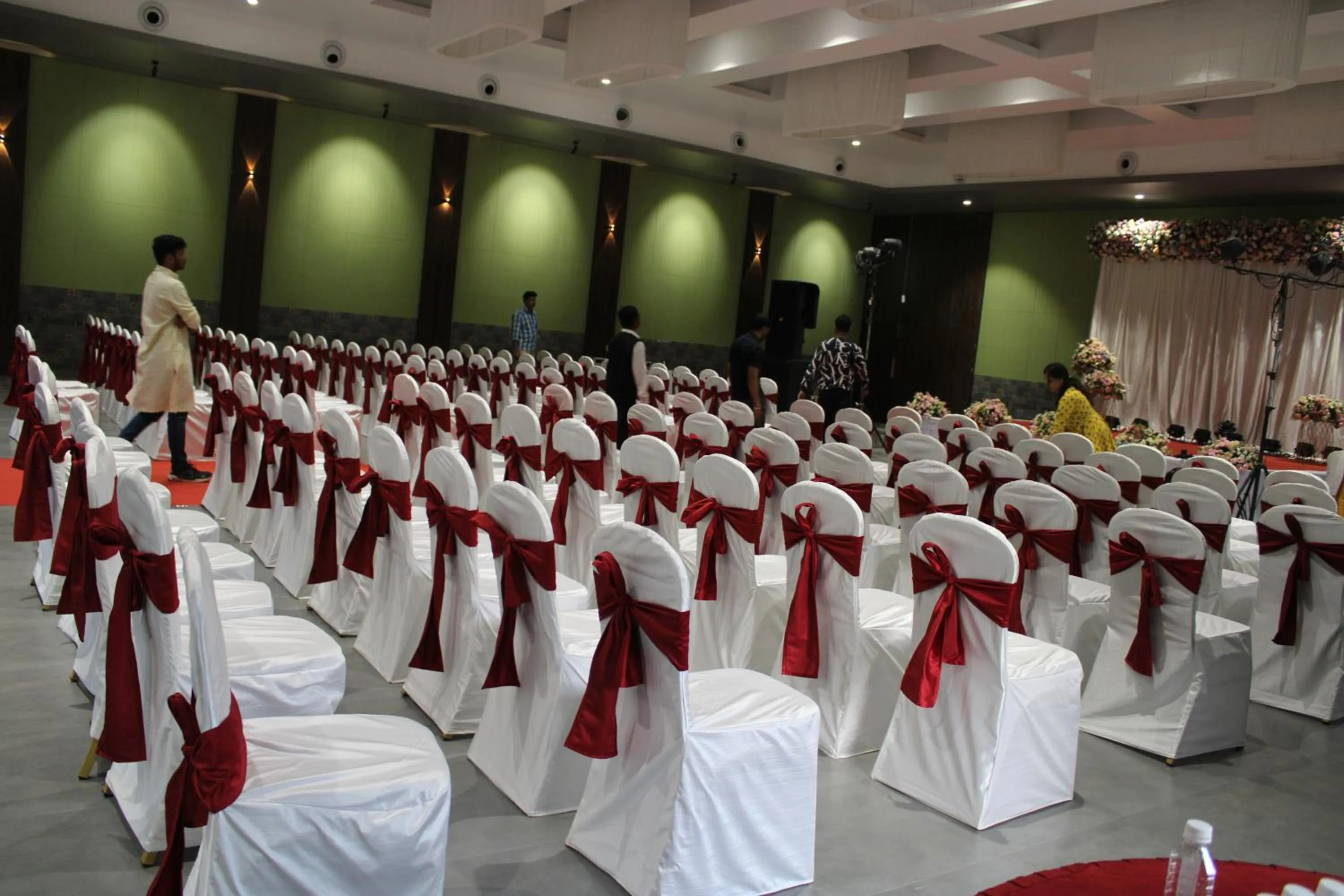 Banquet/Function facilities in Mango Leaf Lake Resort