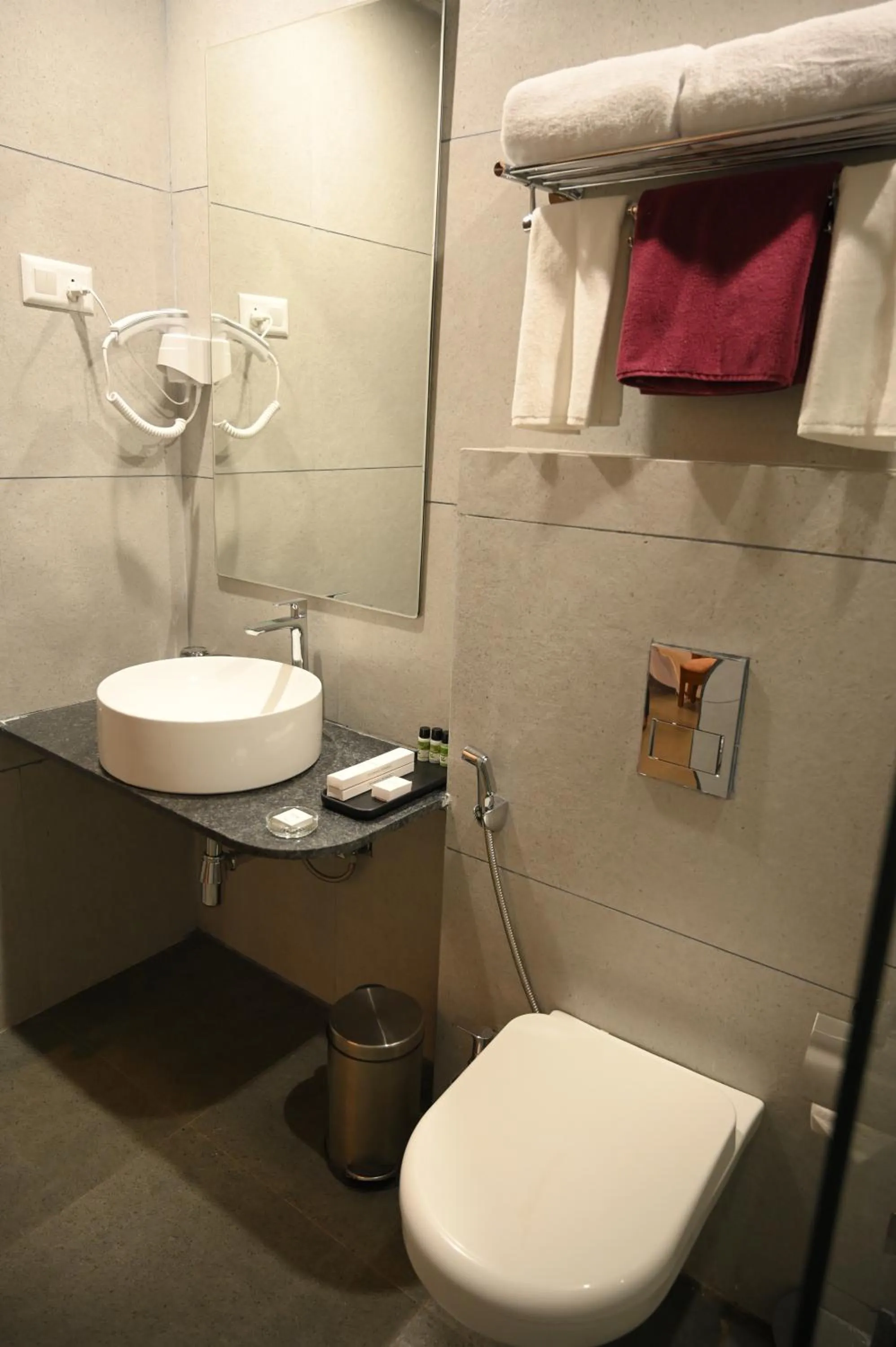 Bathroom in Mango Leaf Lake Resort