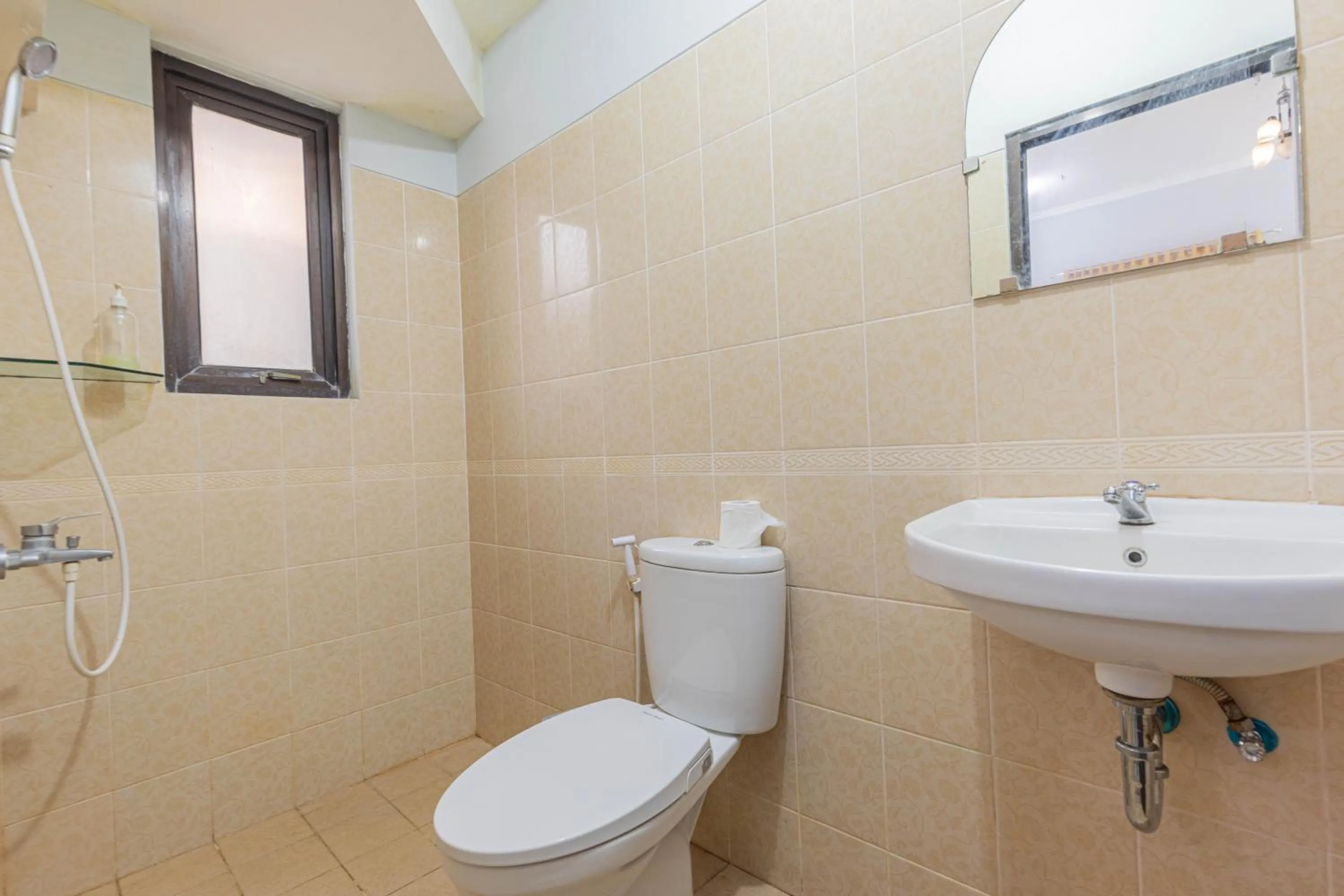 Shower in Hotel Griya Katarina