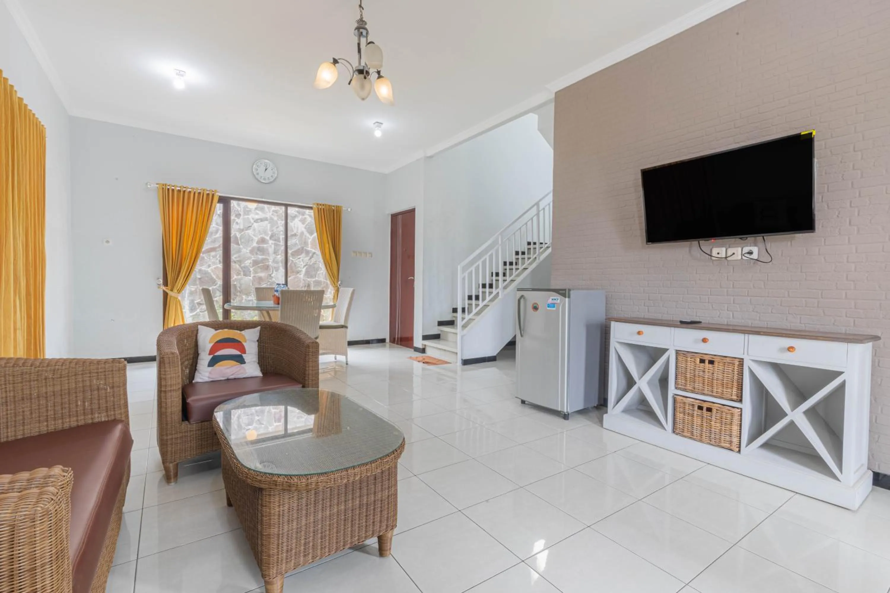 TV and multimedia in Hotel Griya Katarina