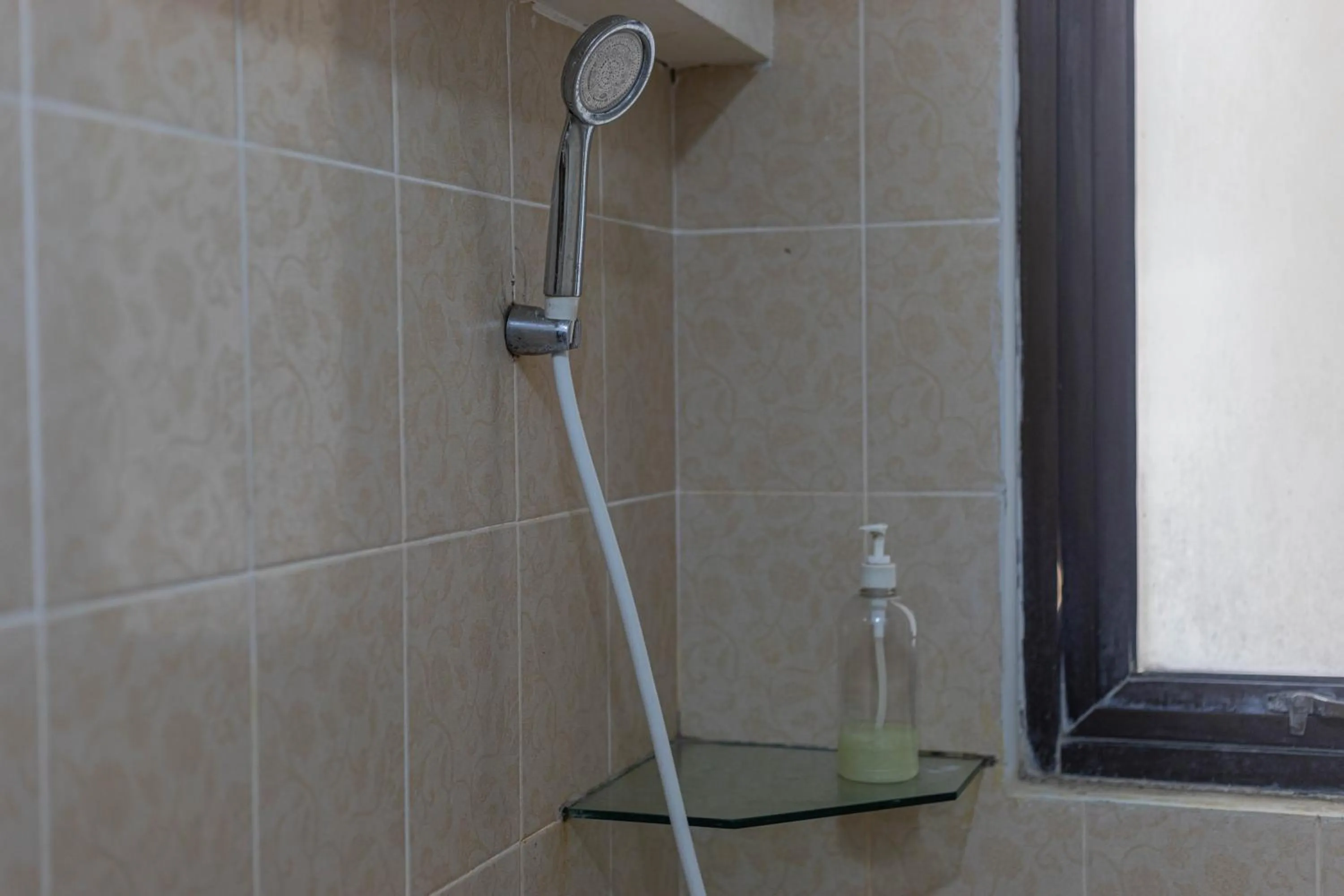 Shower in Hotel Griya Katarina