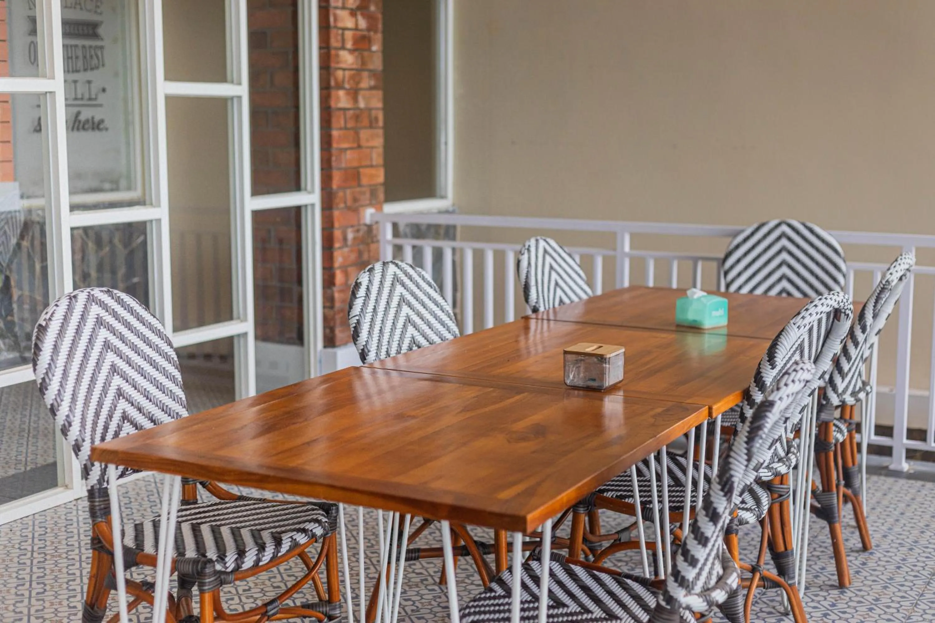 Restaurant/places to eat in Hotel Griya Katarina